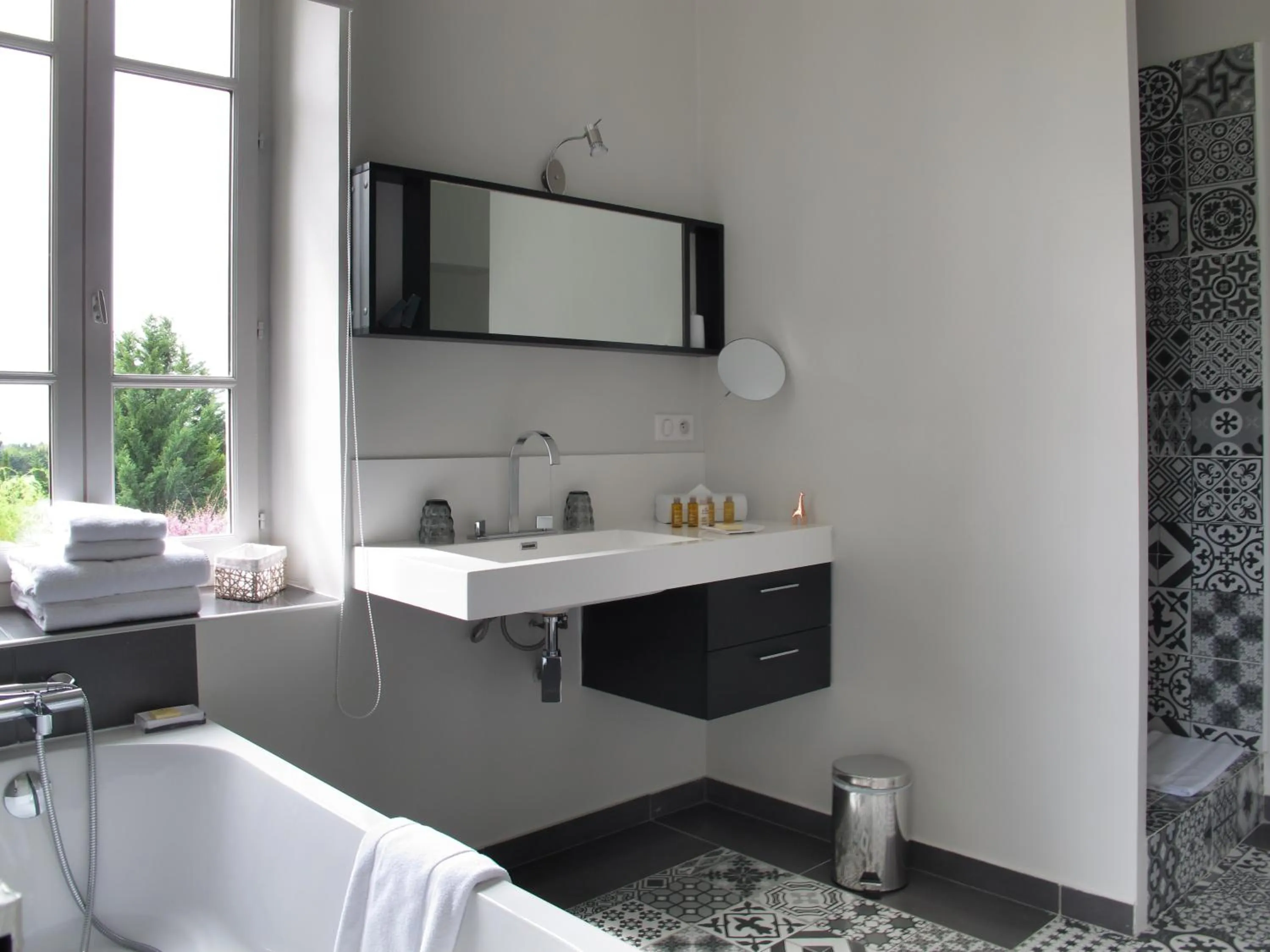 Bathroom in La Cour Des Sens