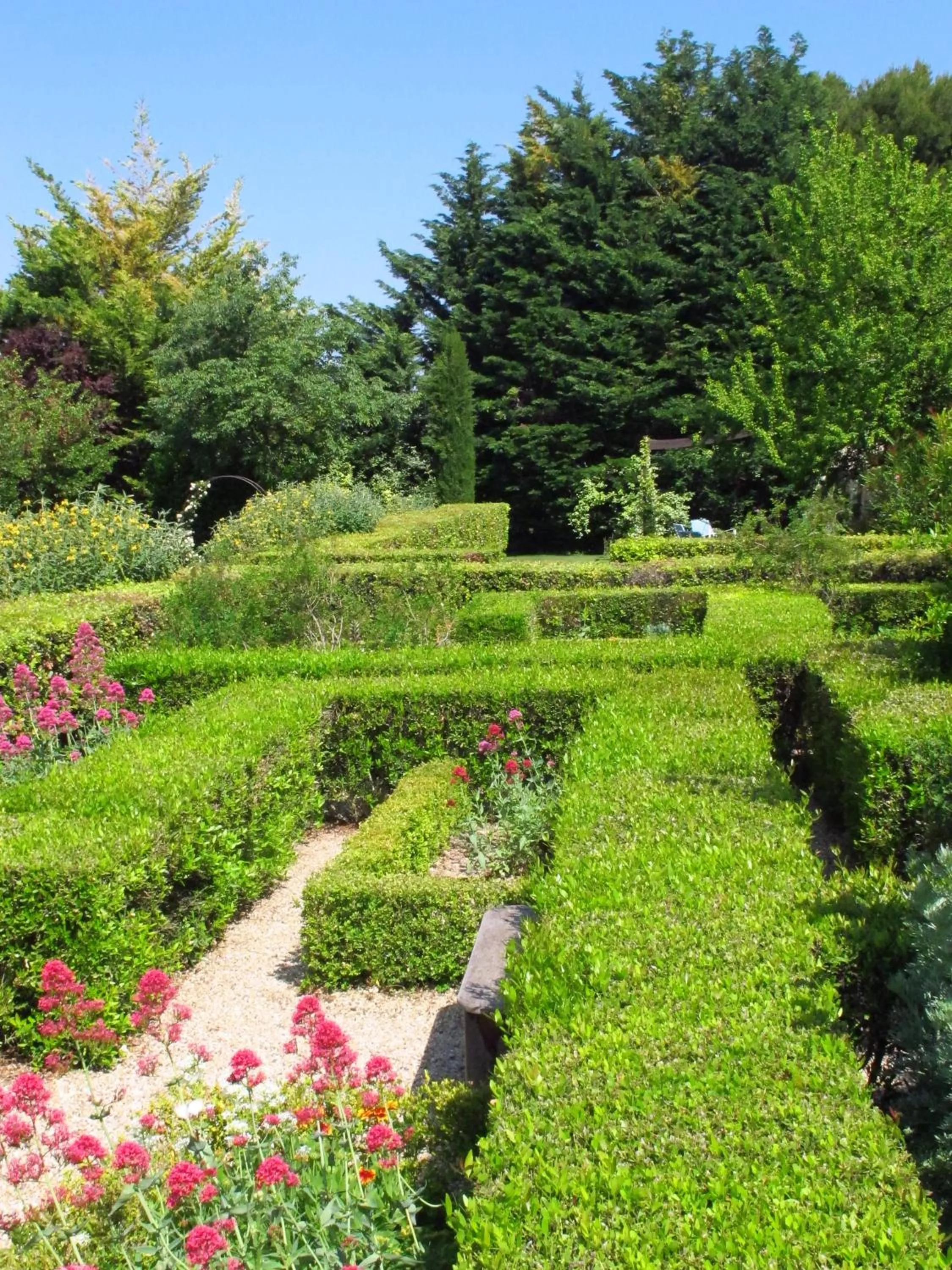 Property building in La Cour Des Sens