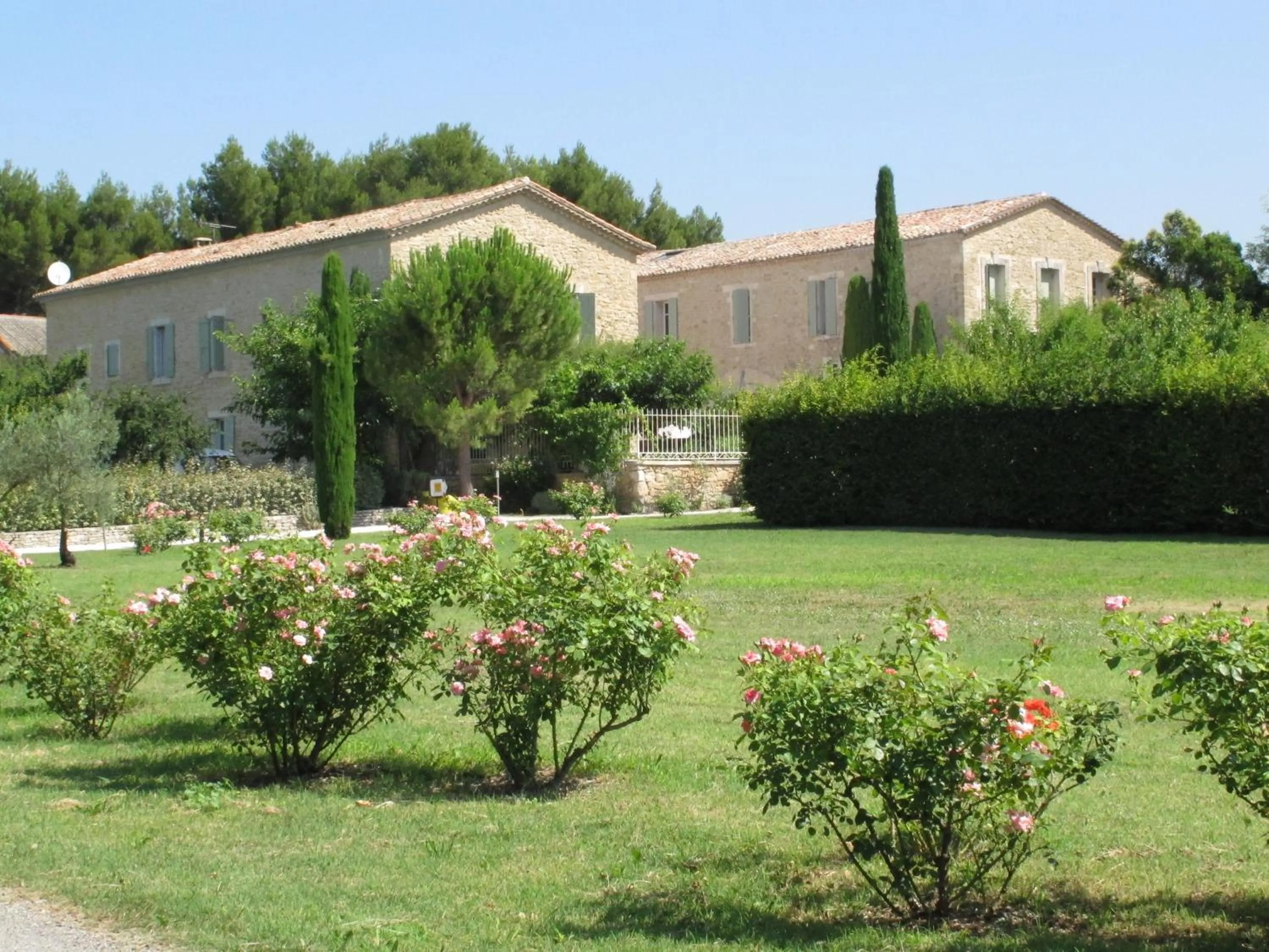 Facade/entrance in La Cour Des Sens