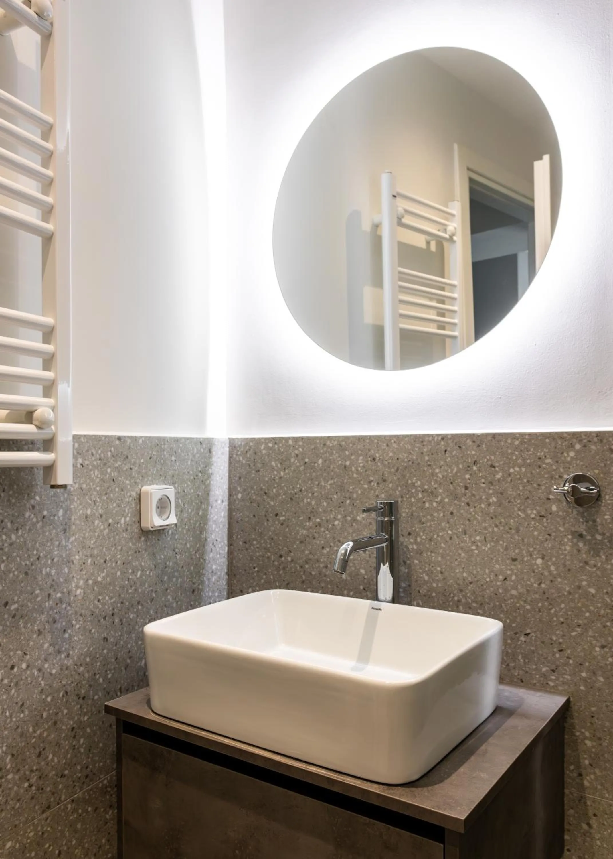 Toilet in Sol by Zoia Living