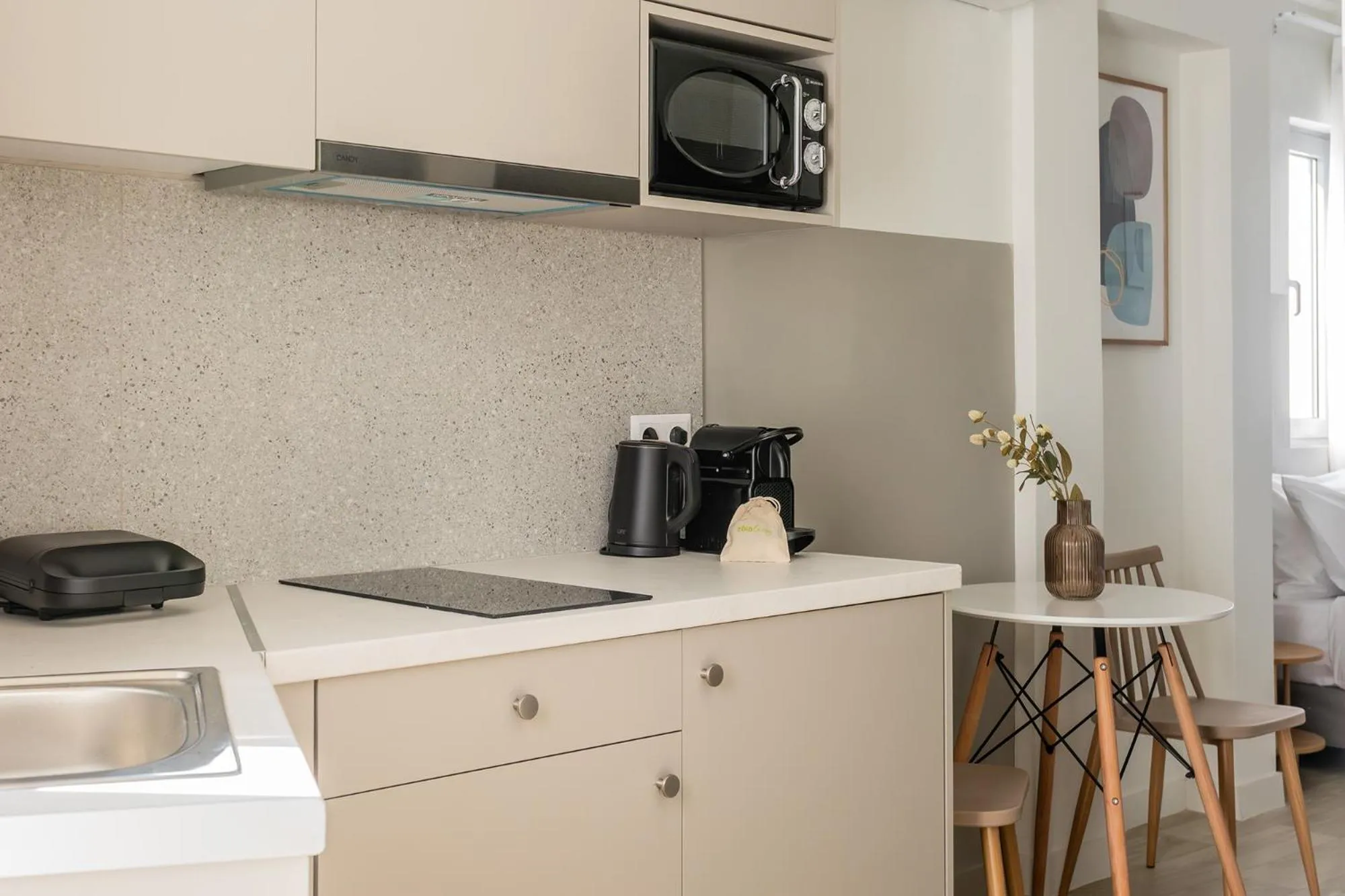 Coffee/tea facilities in Sol by Zoia Living