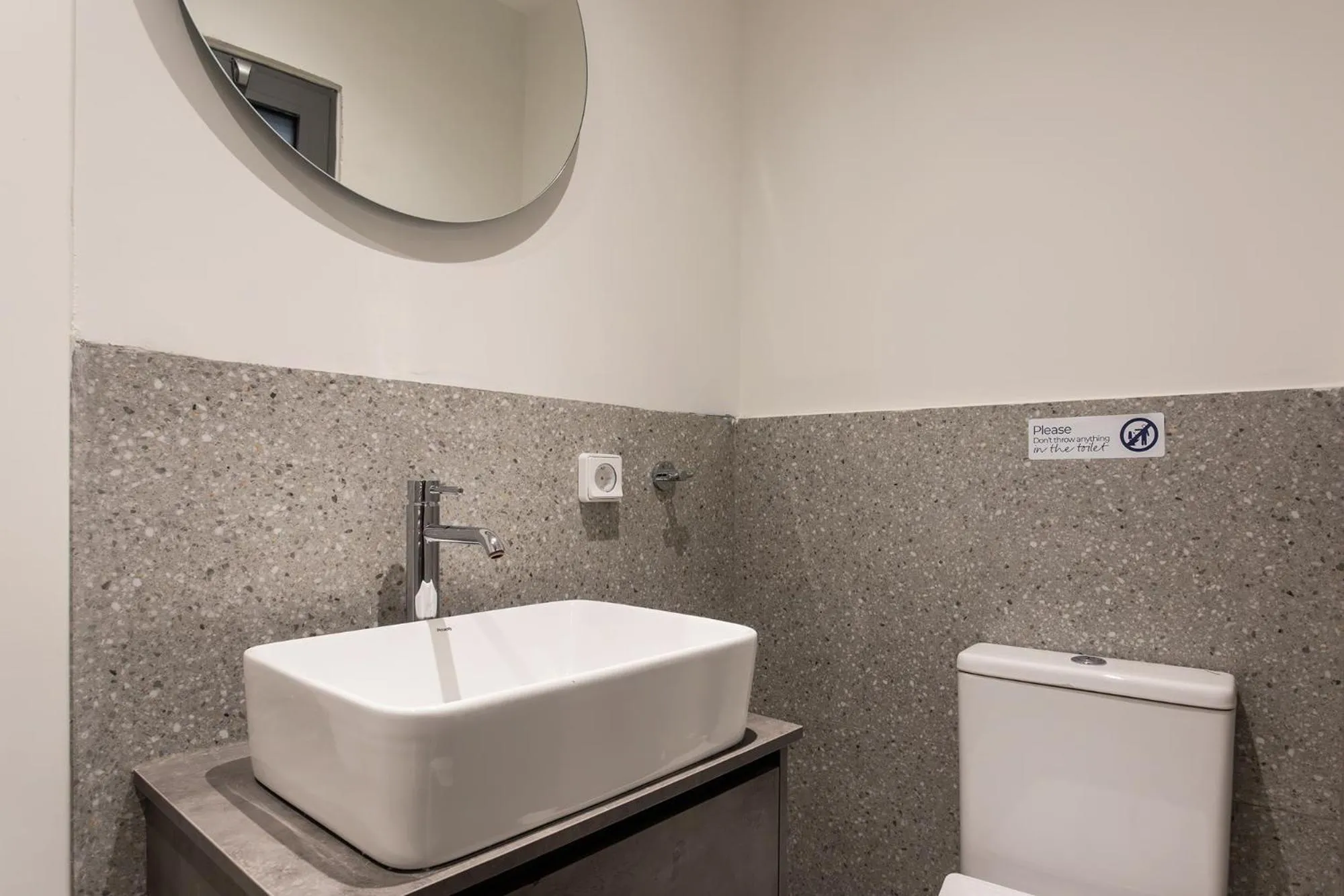 Toilet in Sol by Zoia Living