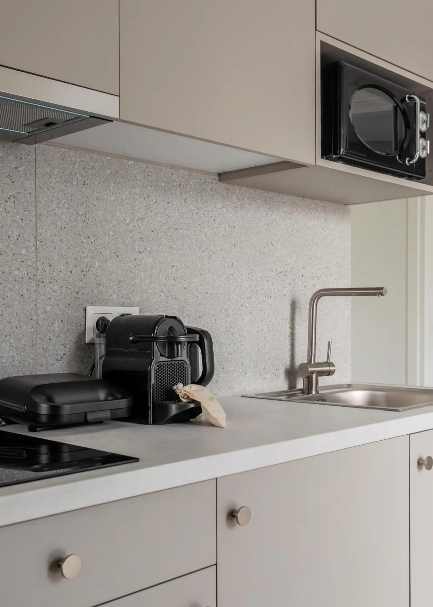 Coffee/tea facilities in Sol by Zoia Living