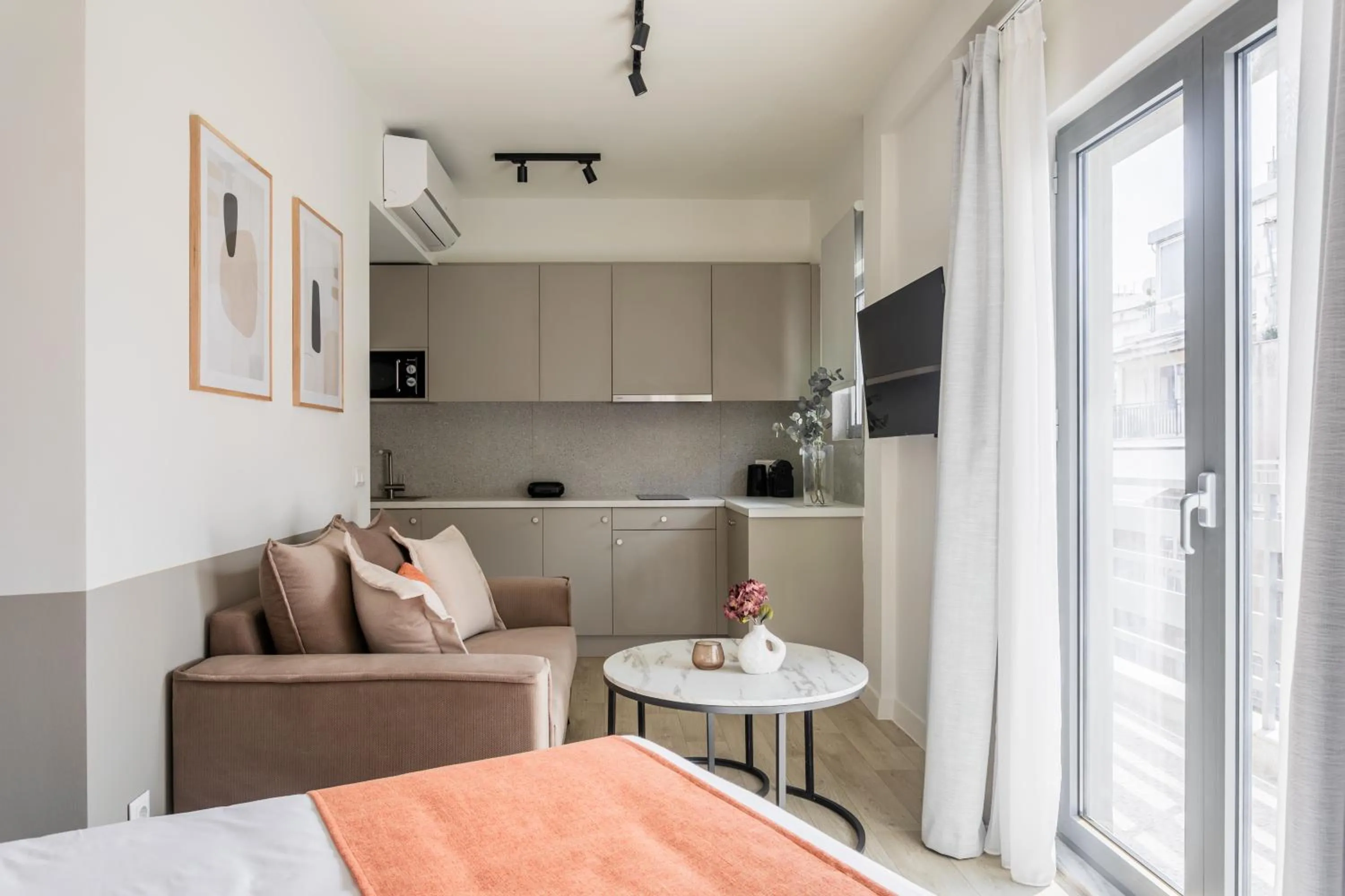 Bed in Sol by Zoia Living