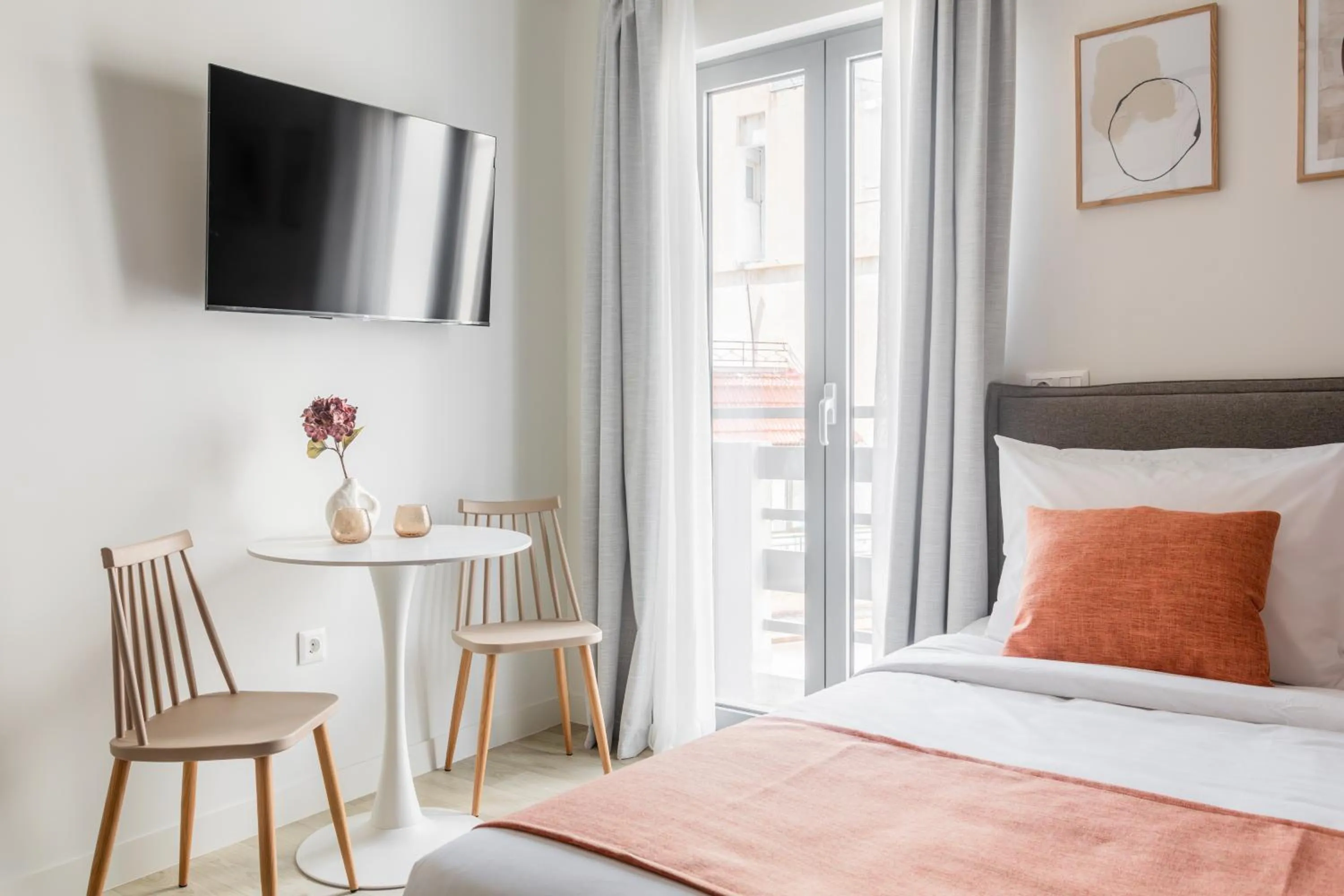 Bed in Sol by Zoia Living