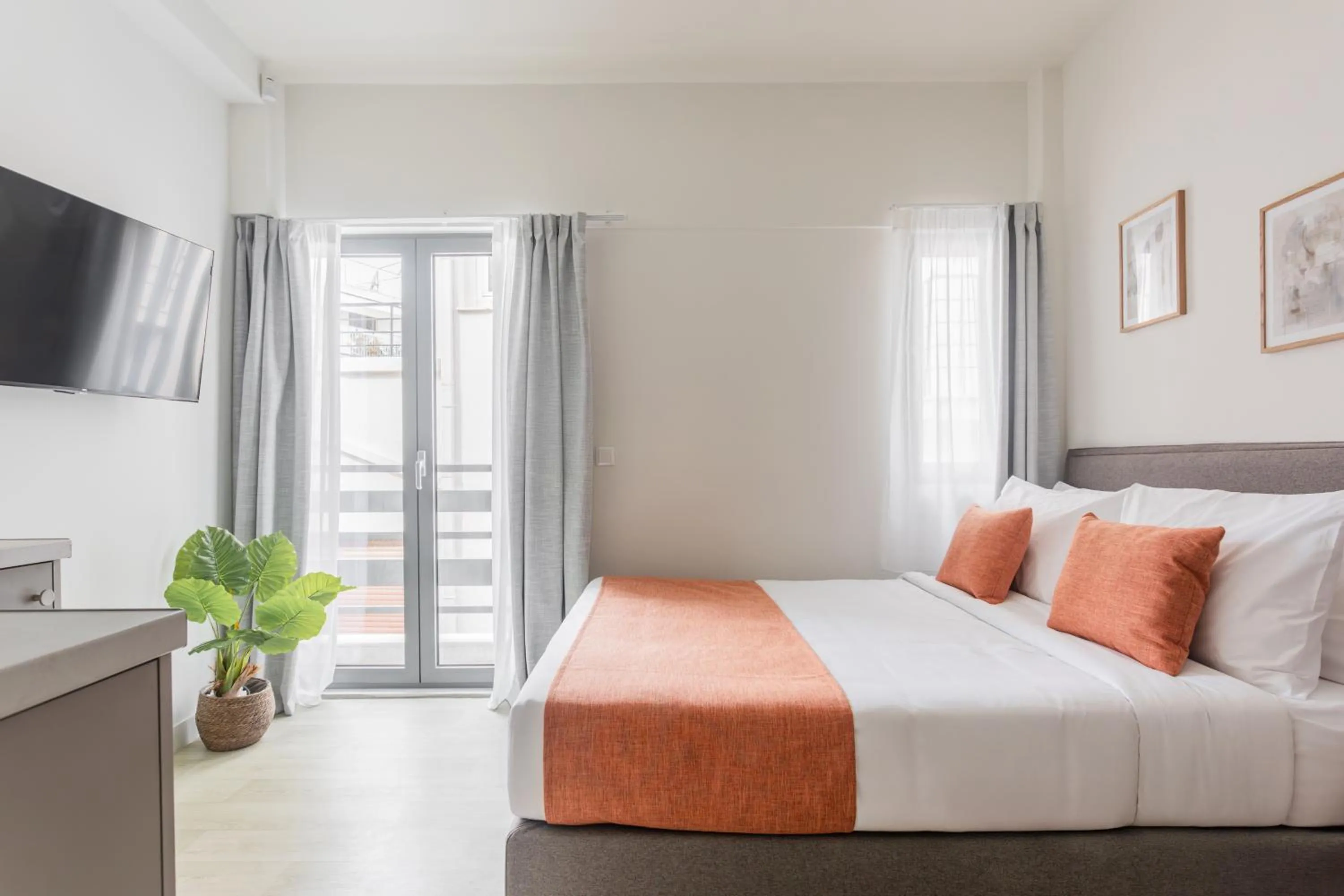 Bed in Sol by Zoia Living
