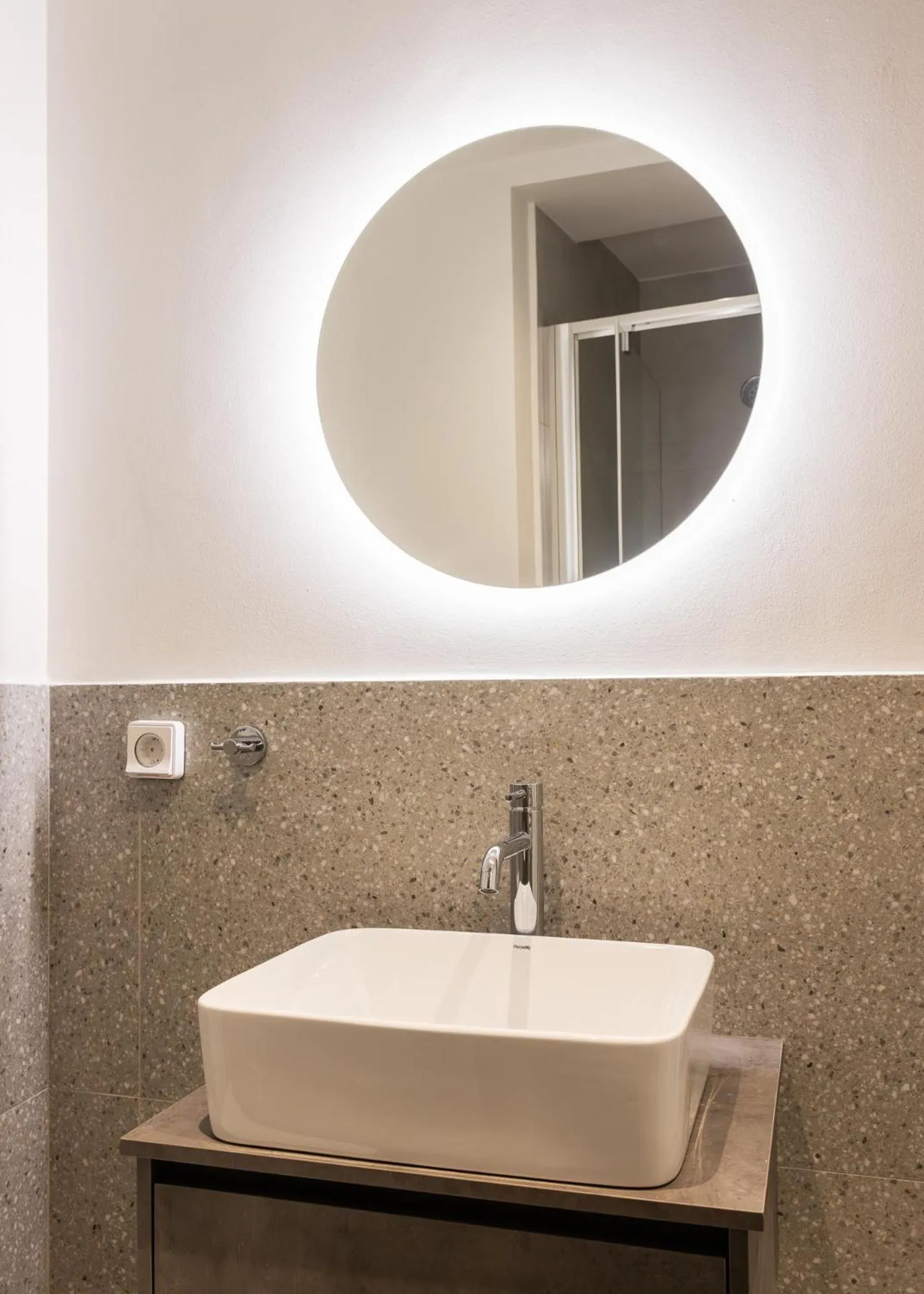 Toilet in Sol by Zoia Living