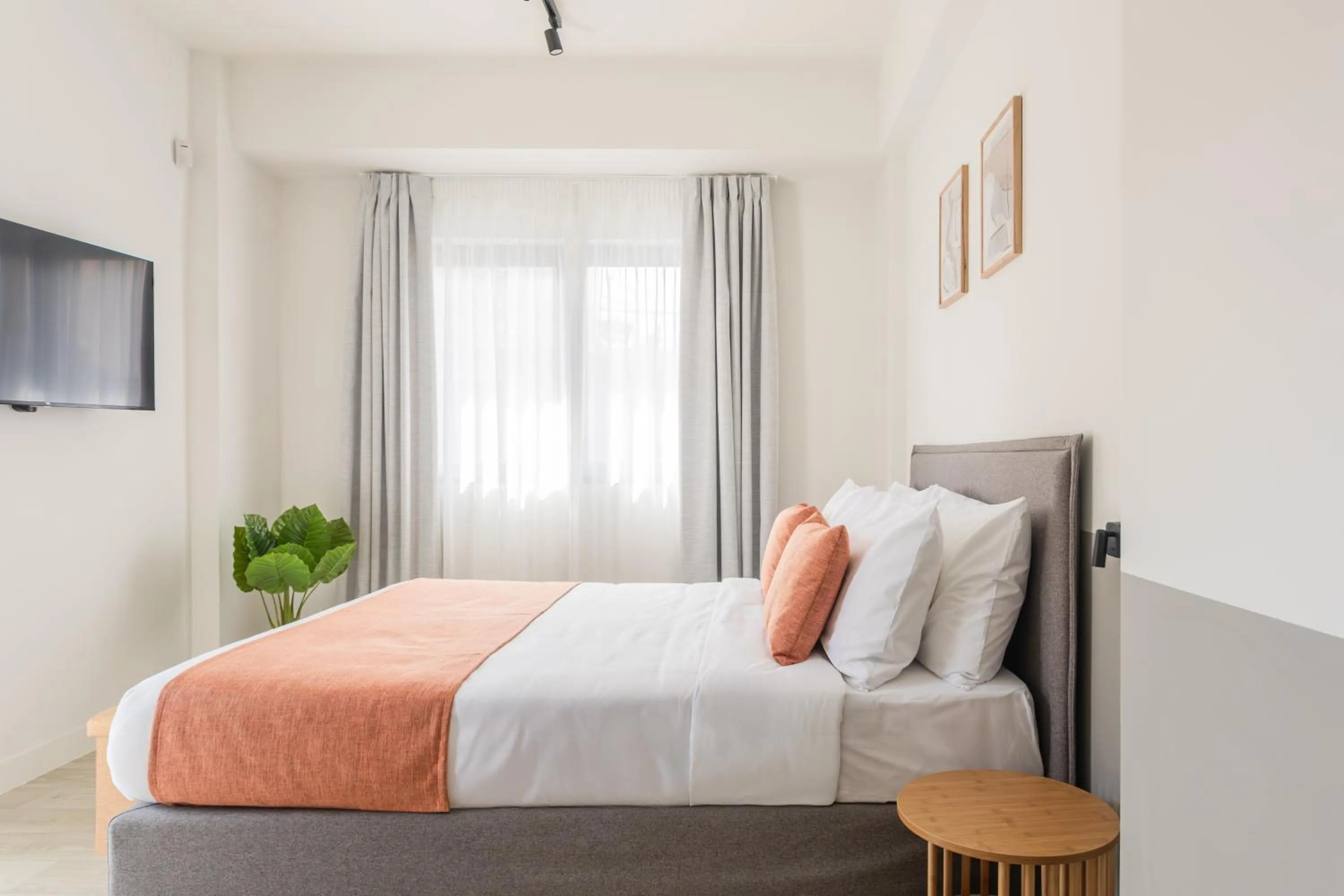 Bed in Sol by Zoia Living