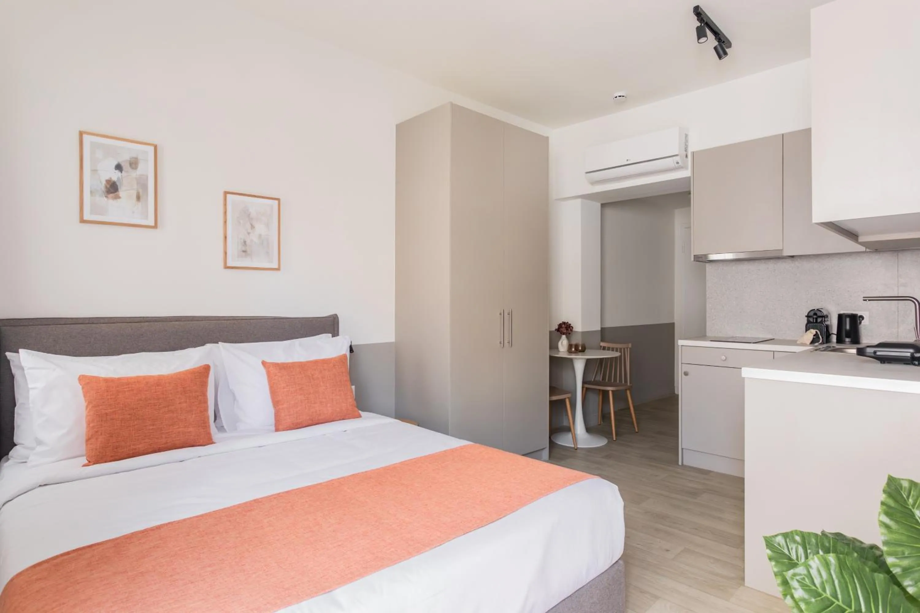 Bed in Sol by Zoia Living