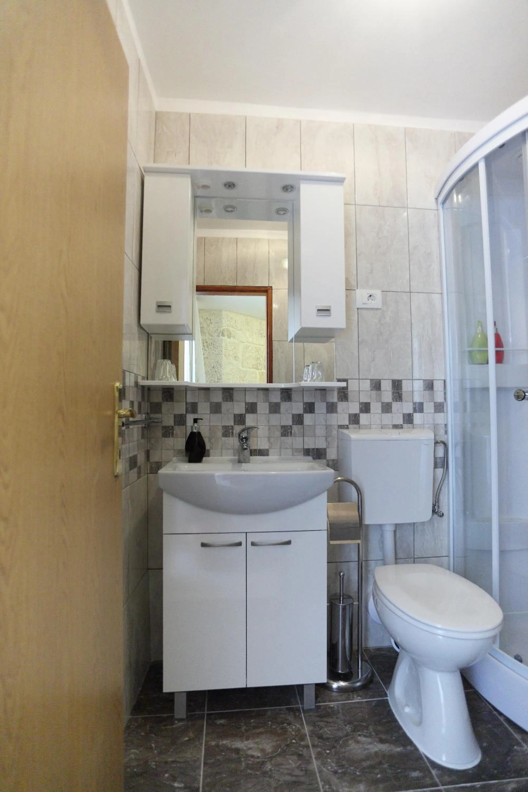 Shower in Golden Gate Dream Rooms