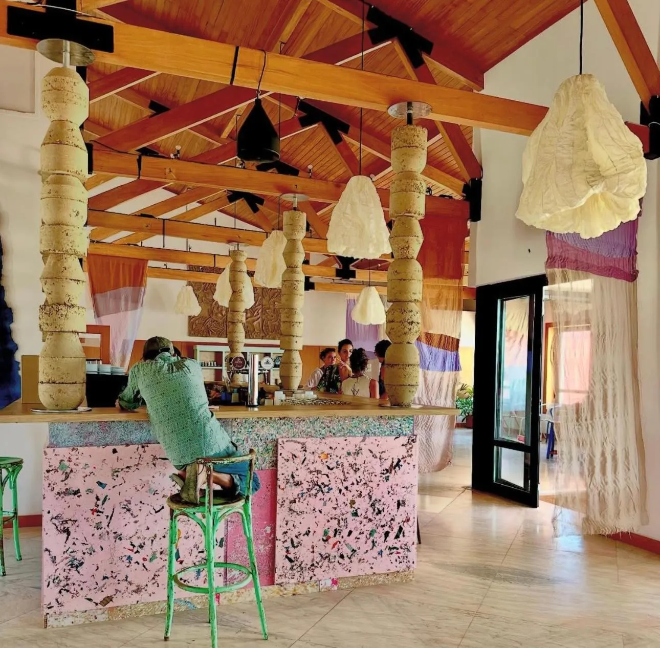 Restaurant/places to eat in Calipo