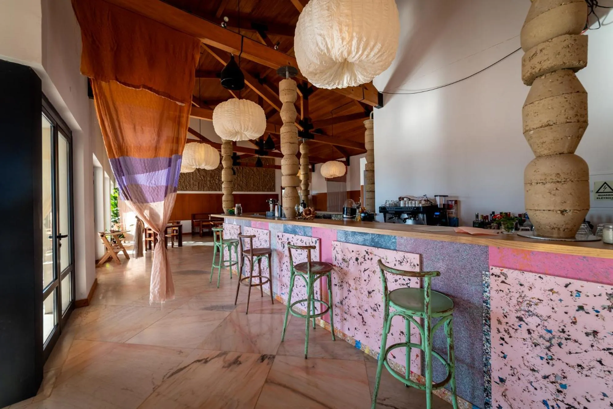 Restaurant/places to eat in Calipo