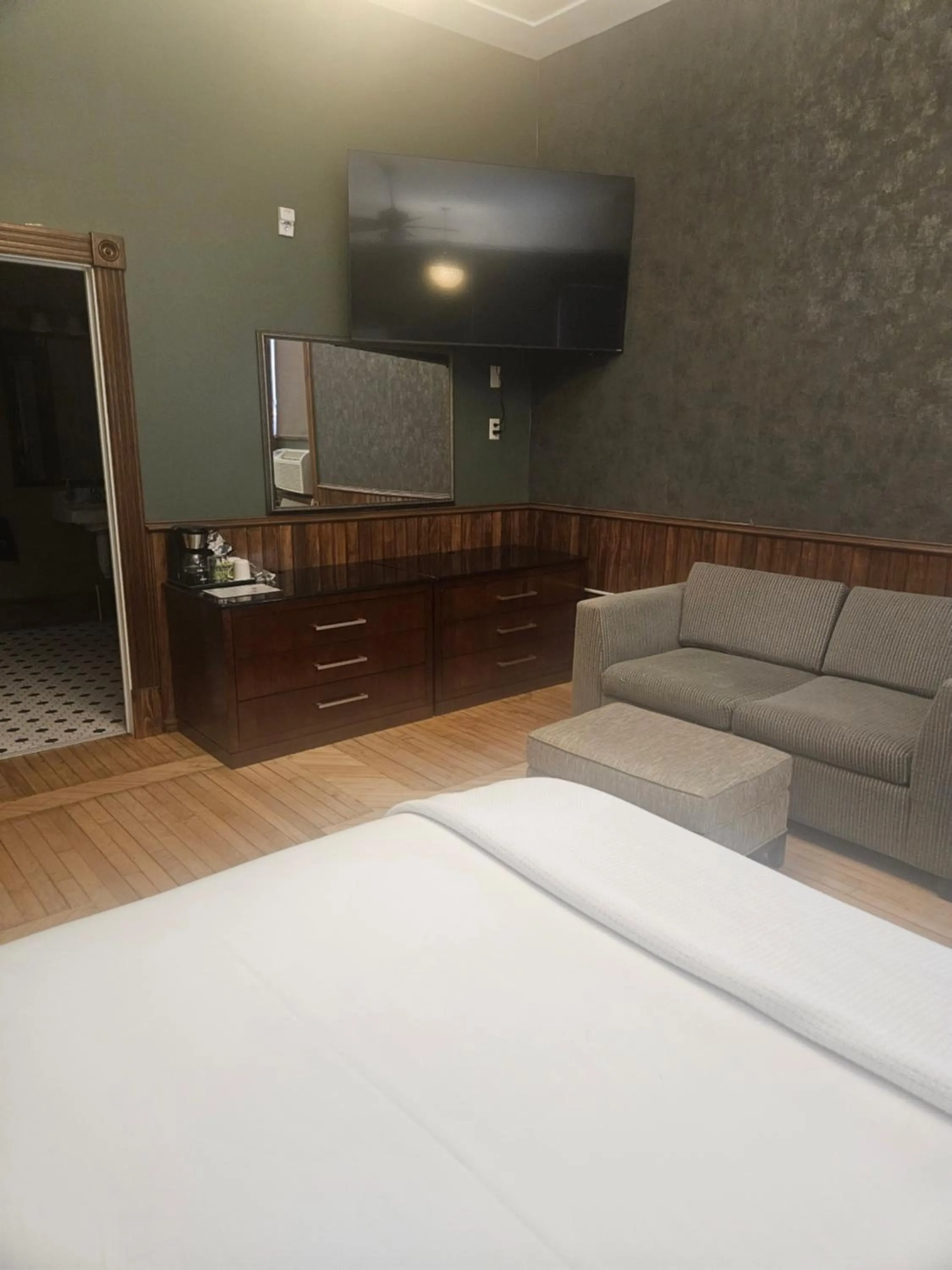 Albany Merchants Hotel