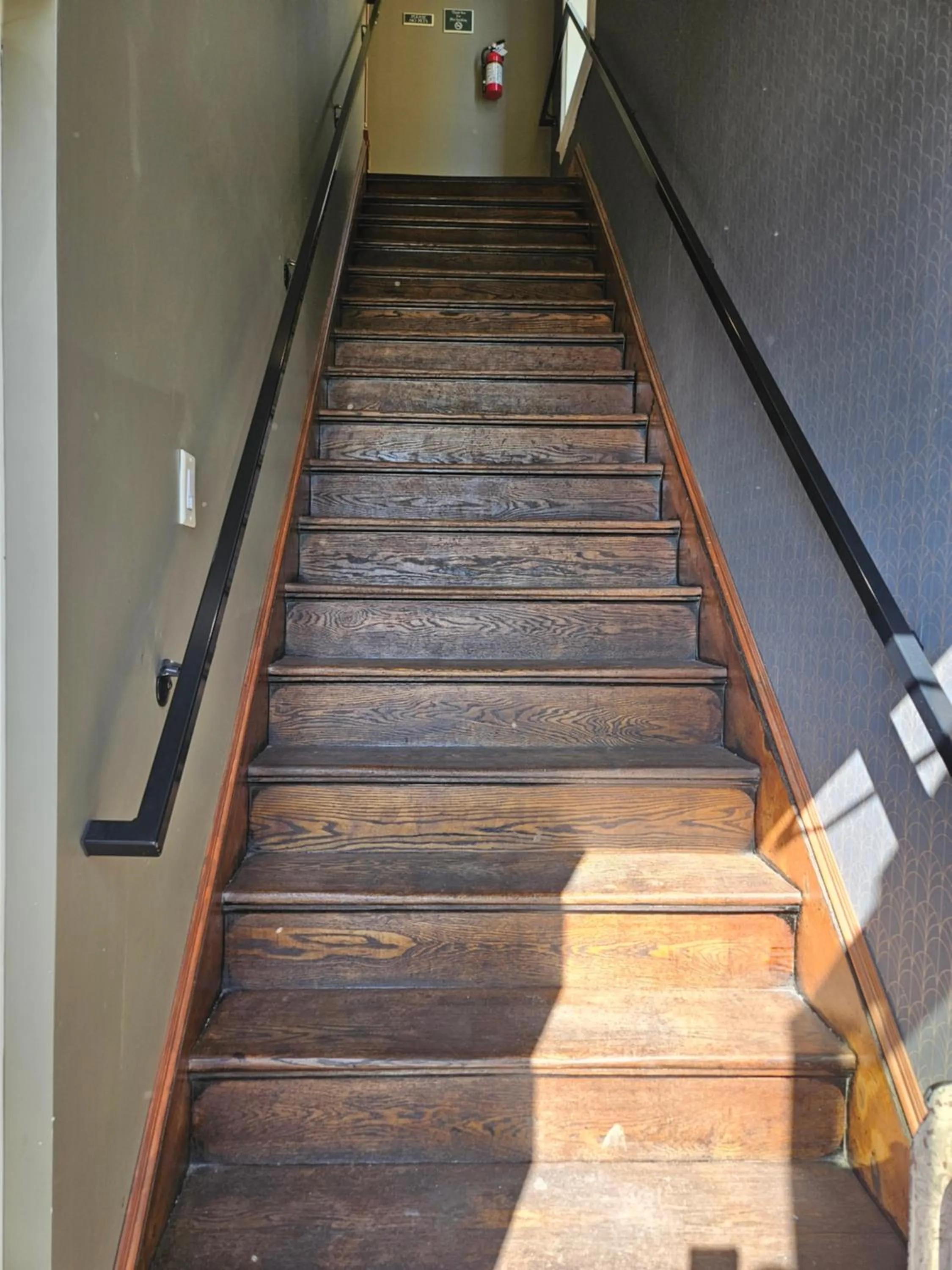 Property building in Albany Merchants Hotel