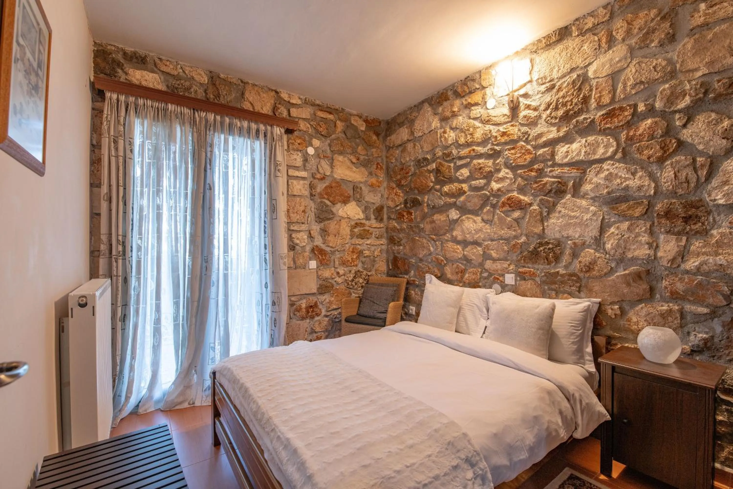 Bed in Archontiko Fiamegou Hotel&Spa