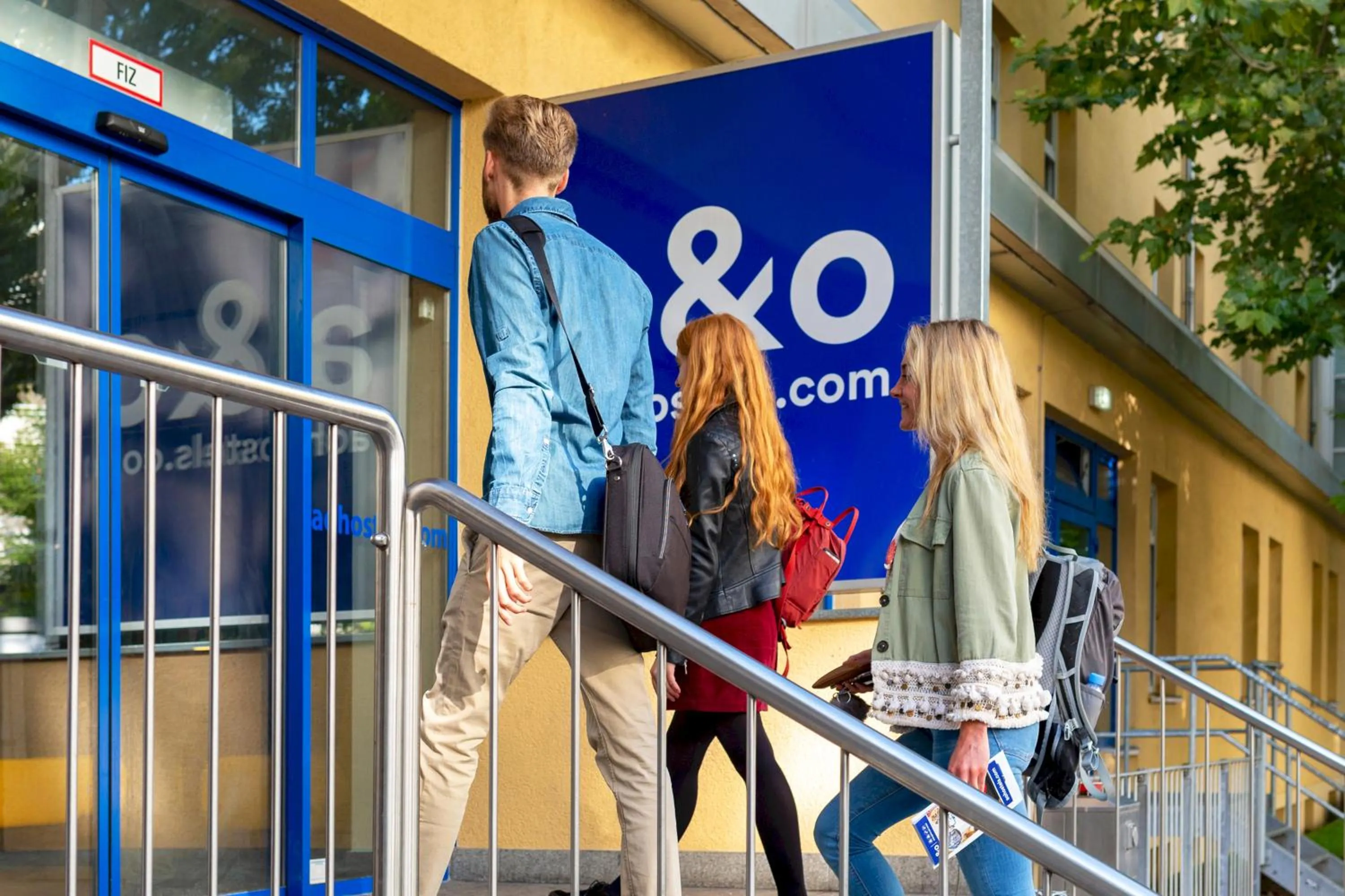 Facade/entrance in a&o Stuttgart City