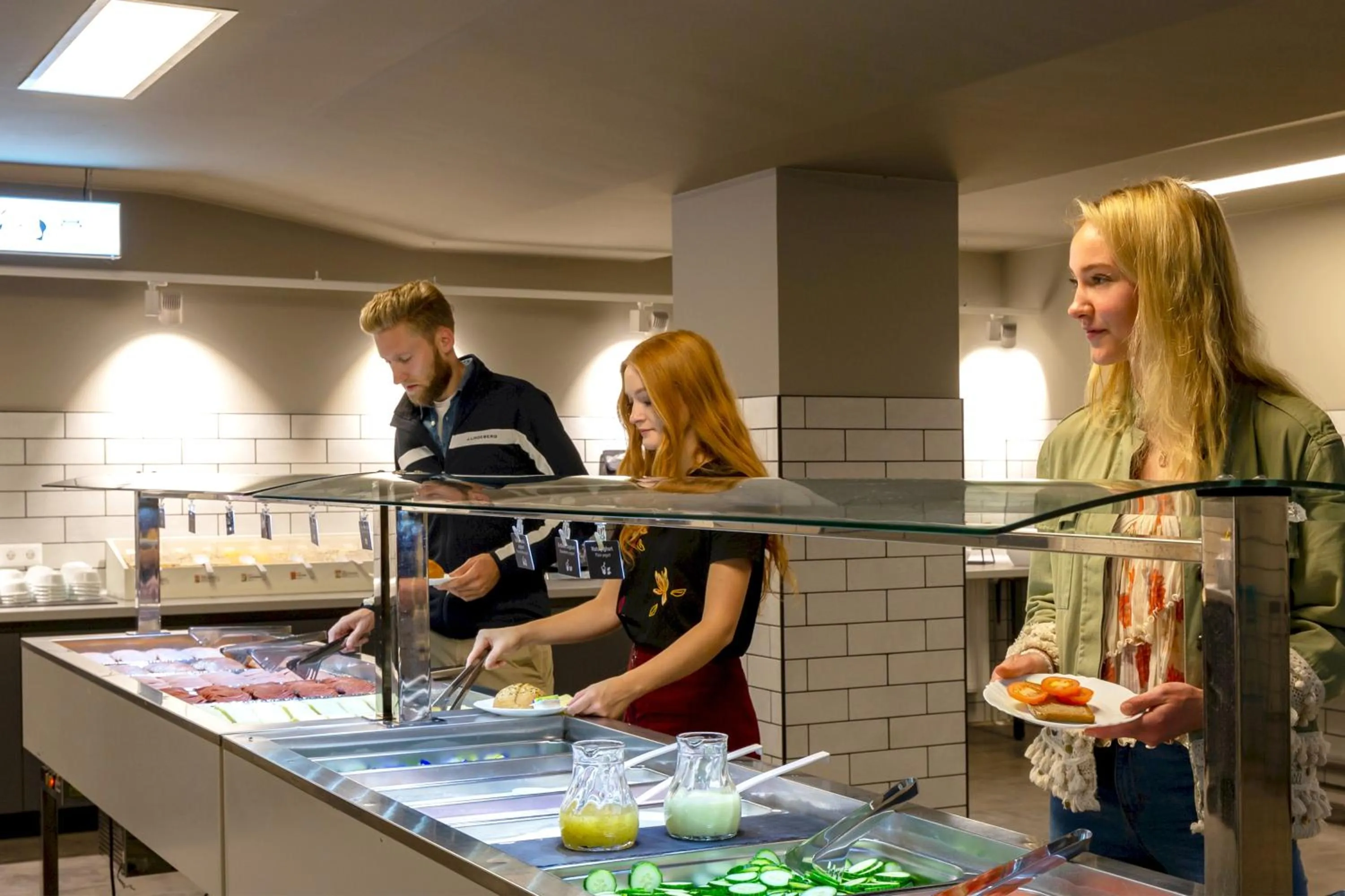 Restaurant/places to eat in a&o Stuttgart City