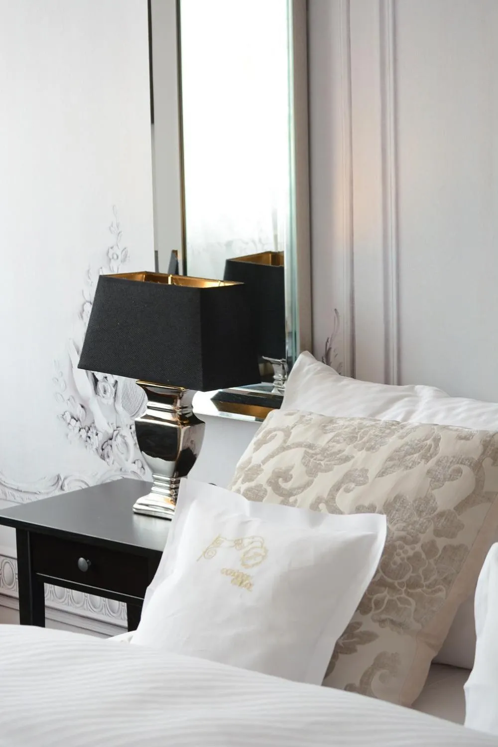 Photo of the whole room, Bed in Goldner Engel, Restaurant - Hotel - Metzgerei