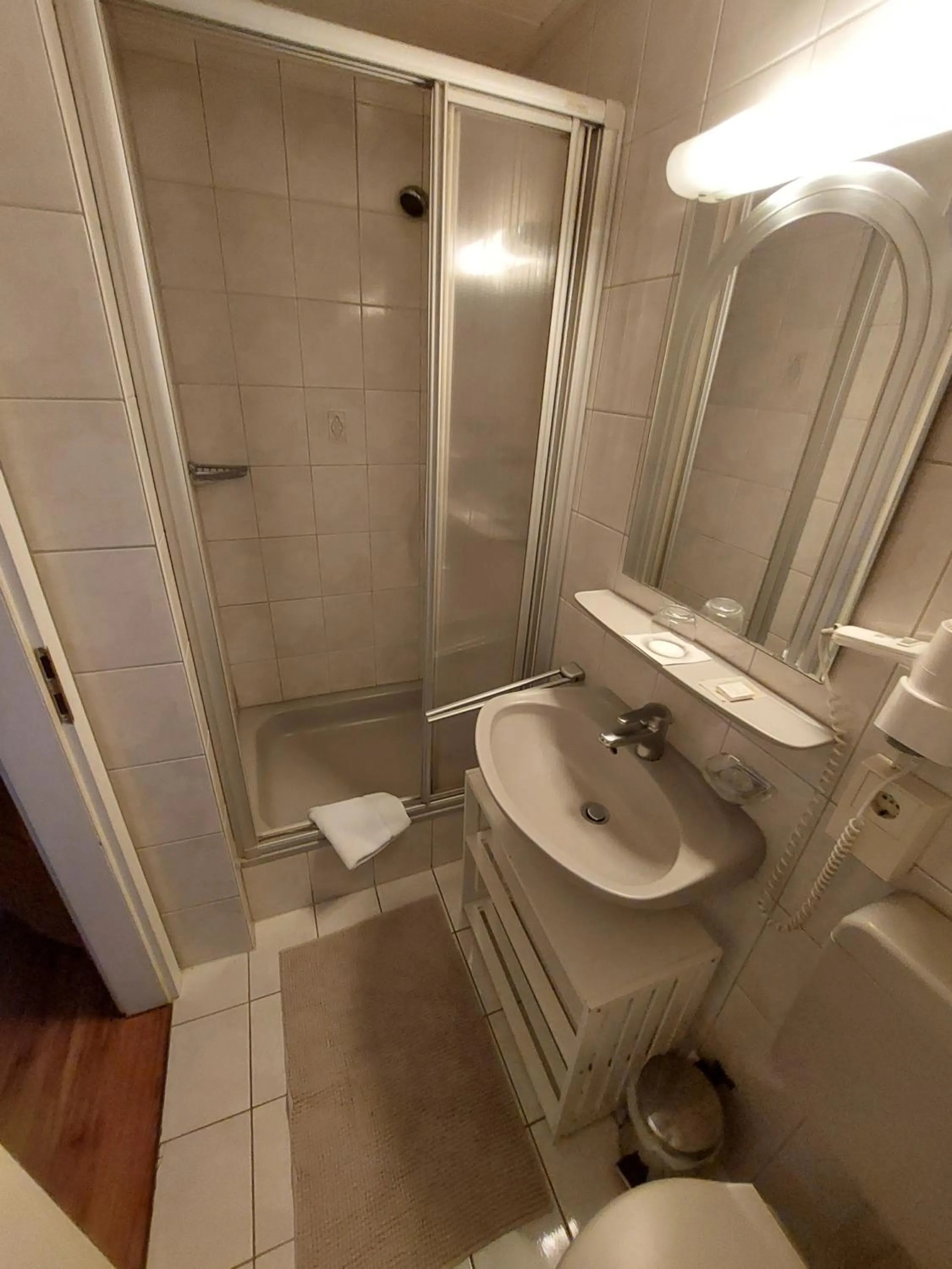 Shower in Goldner Engel, Restaurant - Hotel - Metzgerei