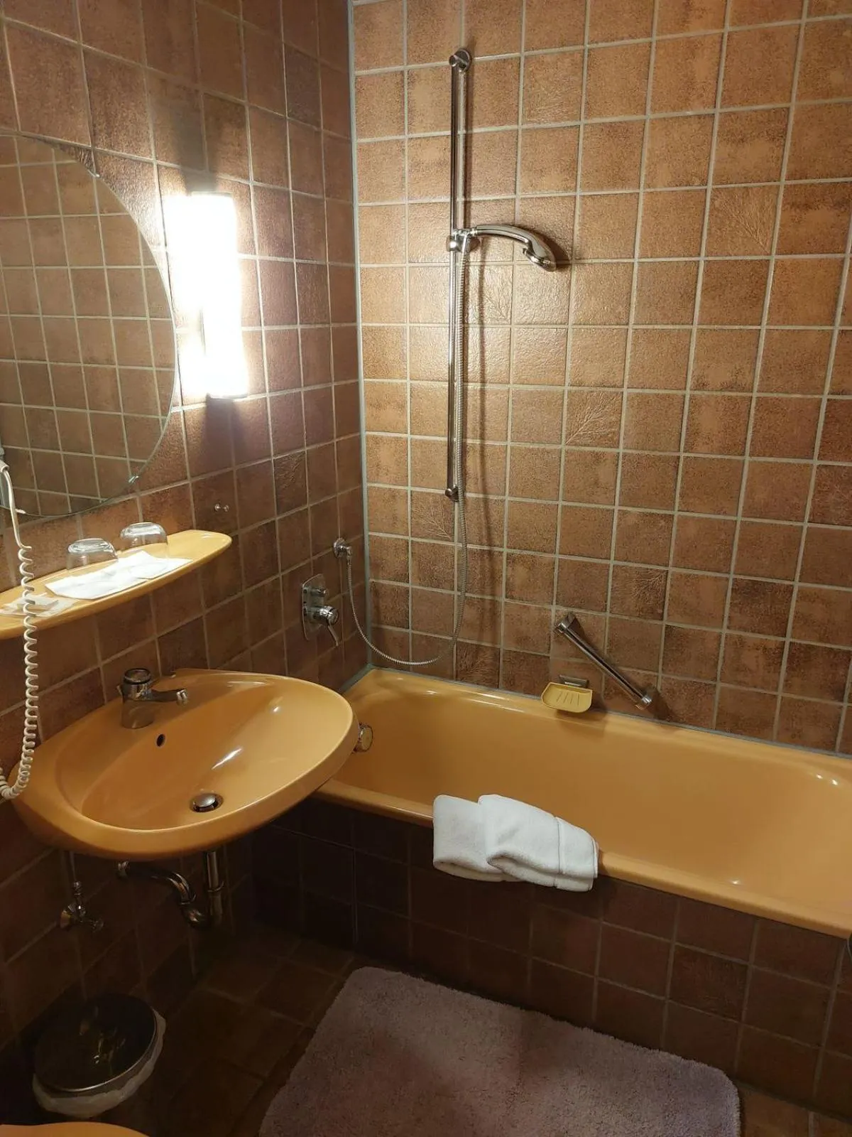 Bathroom in Goldner Engel, Restaurant - Hotel - Metzgerei