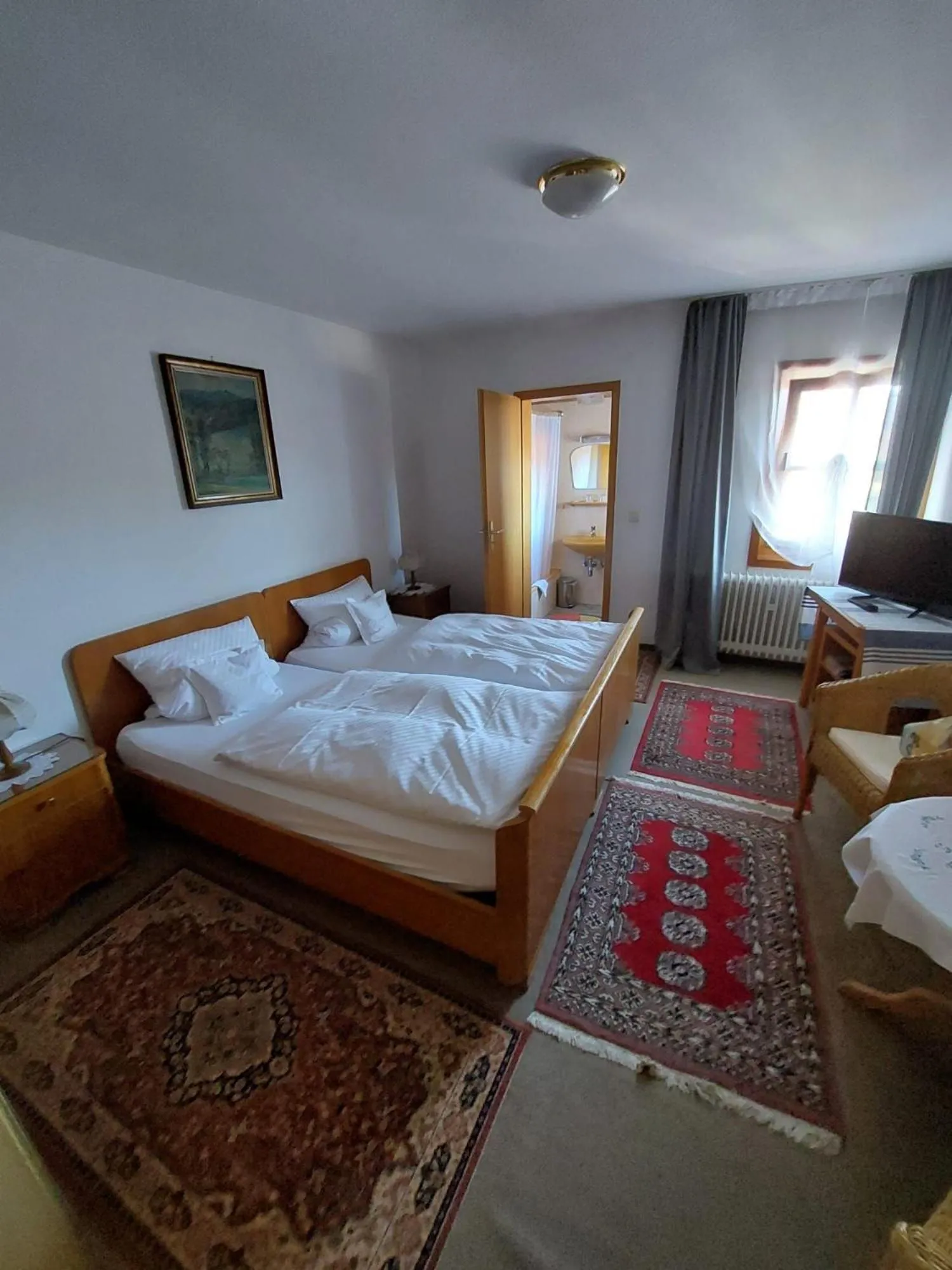 Bed in Goldner Engel, Restaurant - Hotel - Metzgerei