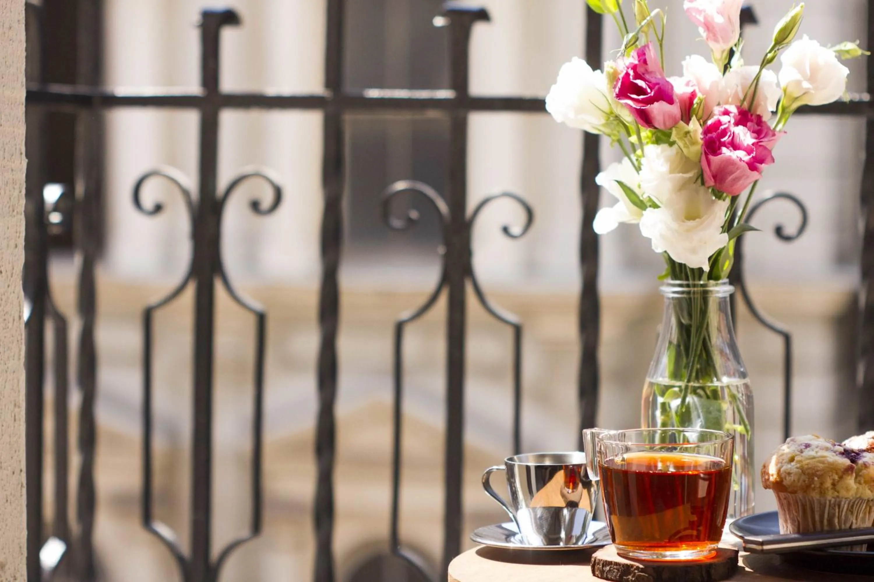 Coffee/tea facilities in Magnova Studios