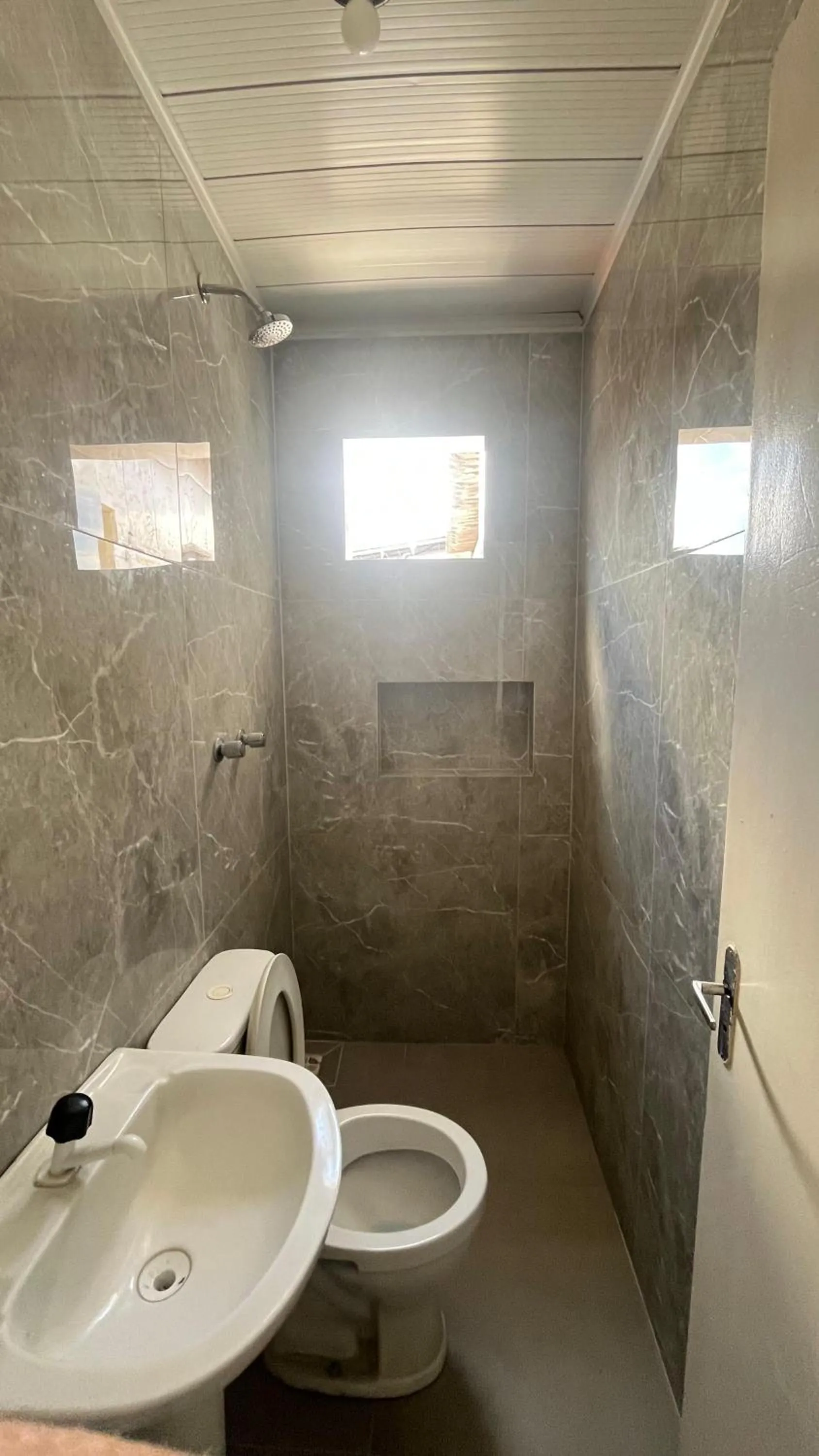 Shower in Pousada Freitas