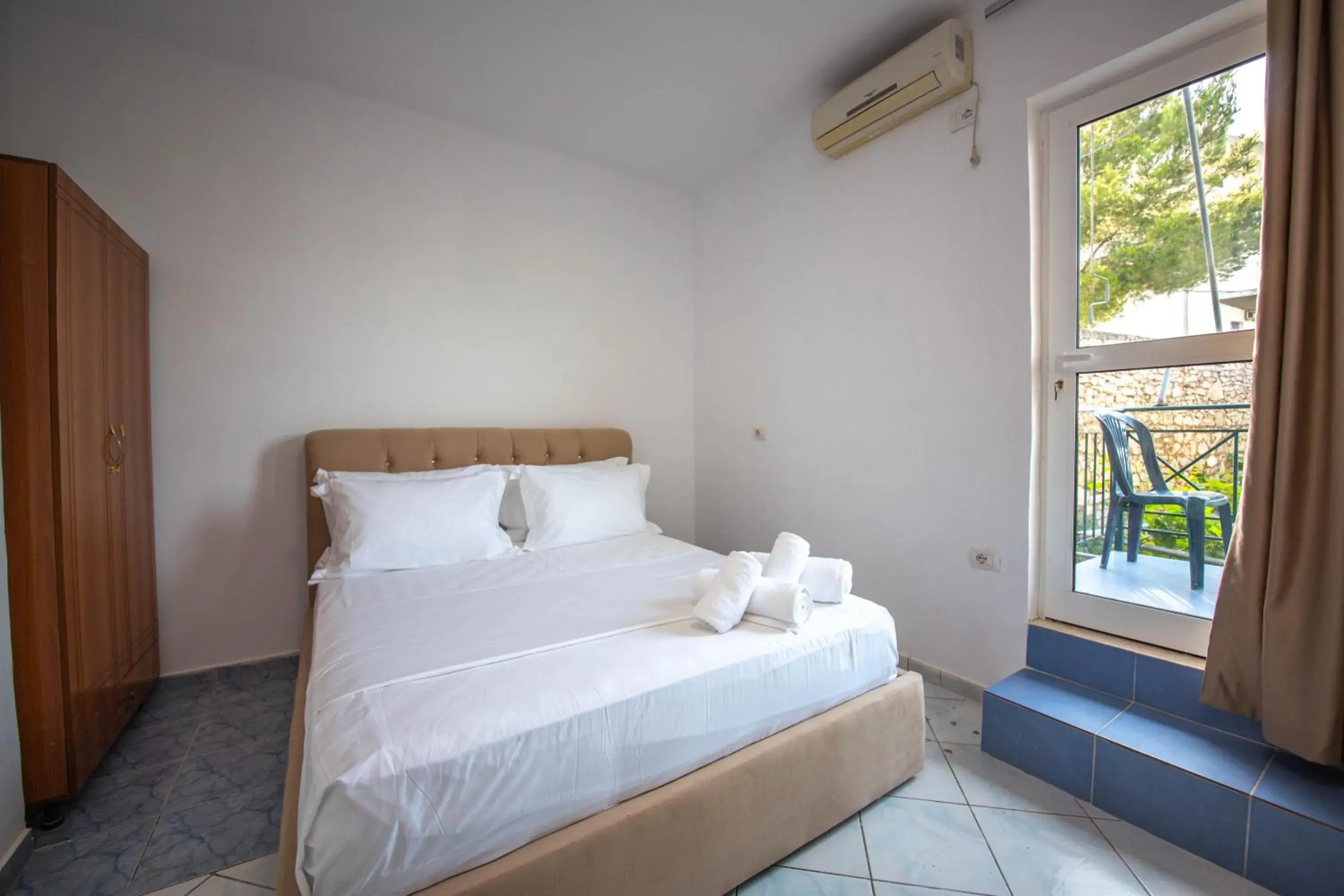 Quadruple Room with Balcony and Sea View in Noemi's Hotel Ksamil Quadruple Room with Balcony and Sea View in Noemi's Hotel Ksamil