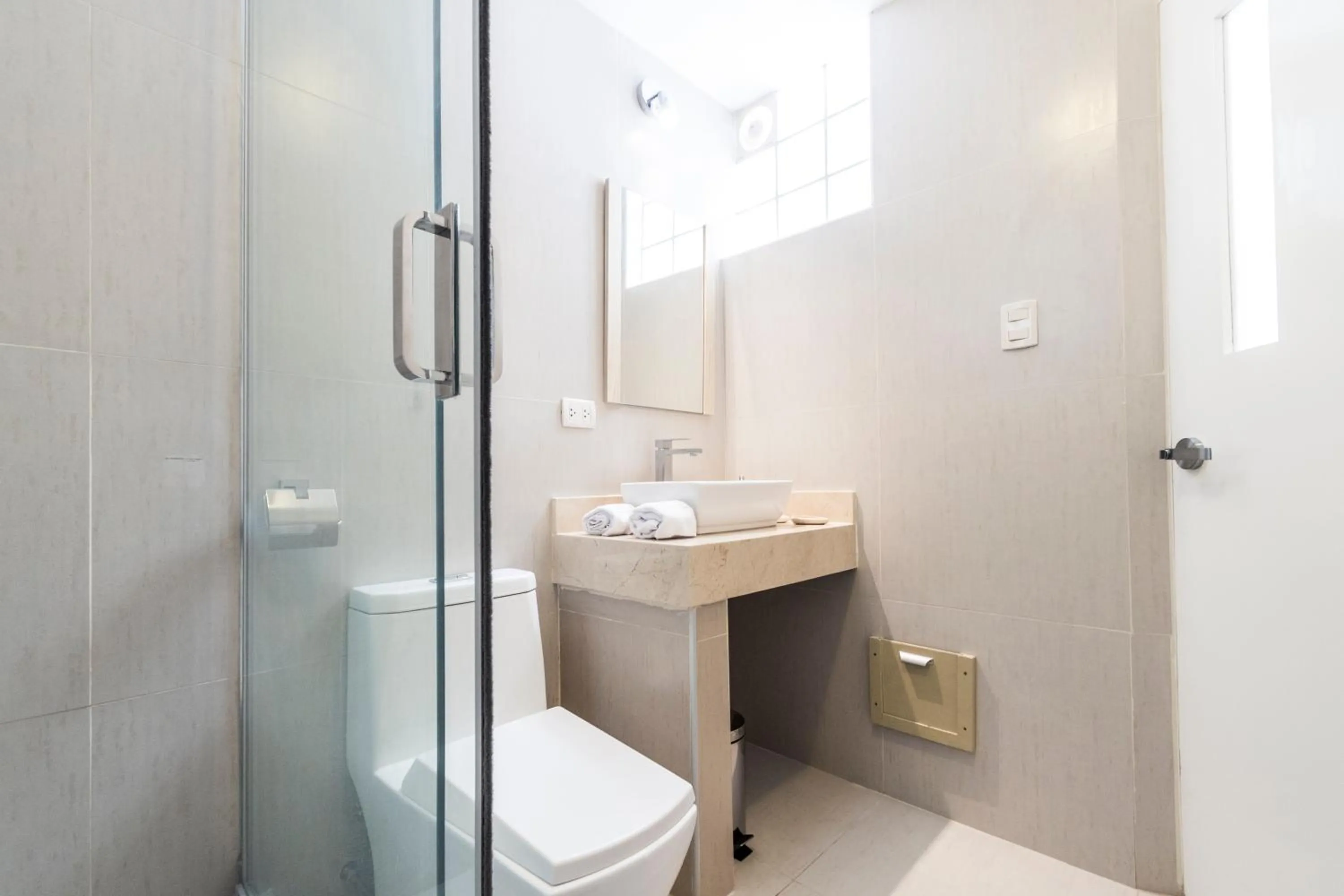 Toilet in Wayqey Hotel