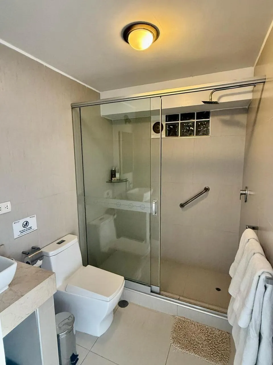 Shower in Wayqey Hotel