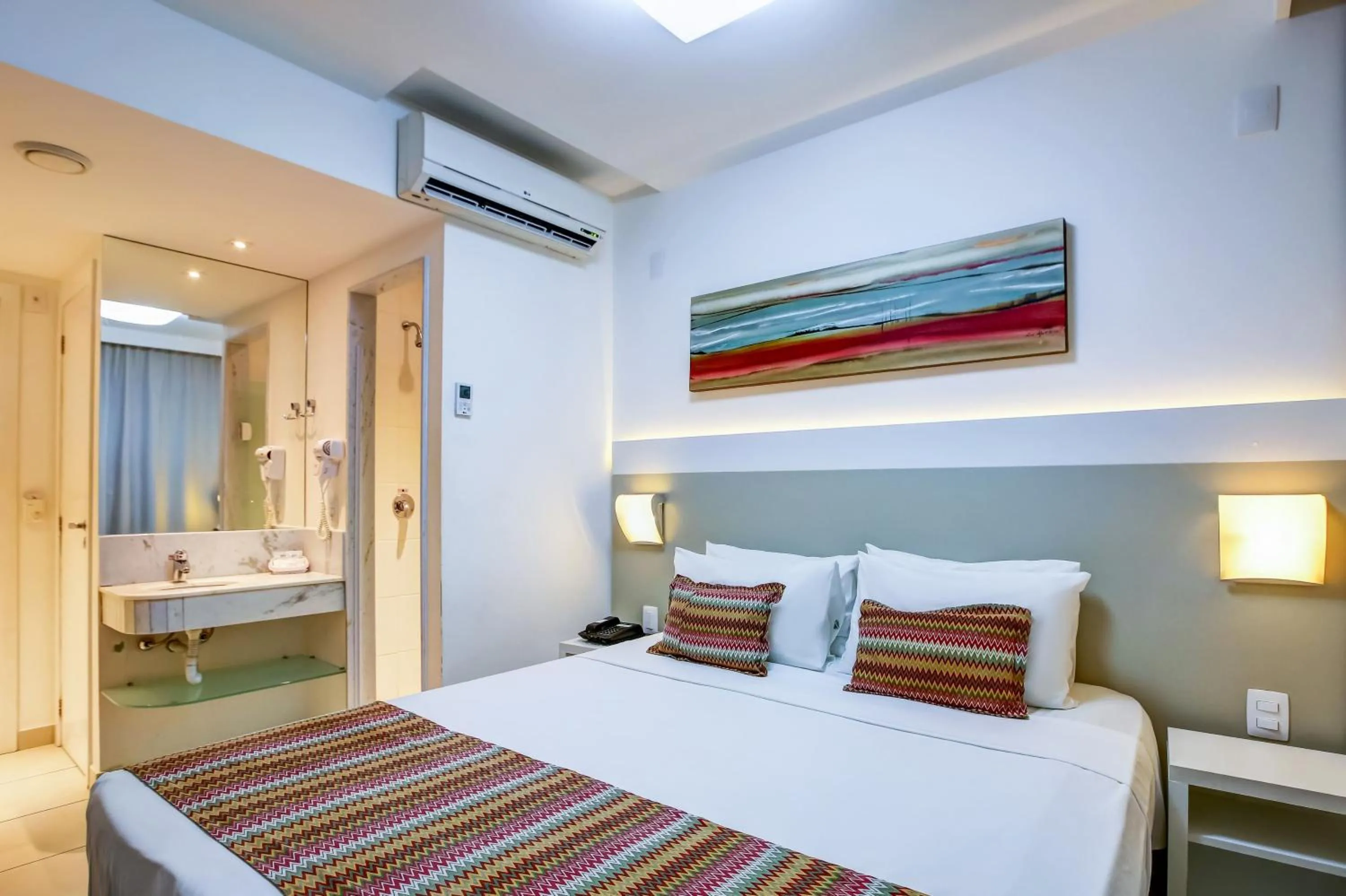 Photo of the whole room, Bed in Transamerica Fit Vitória Reta da Penha