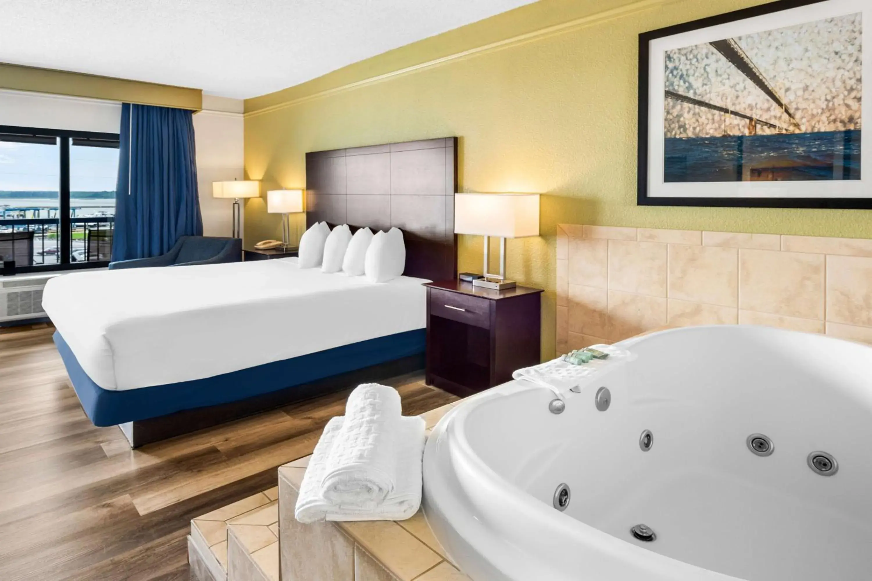 Bedroom, Bed in Best Western Kent Narrows Inn Bedroom, Bed in Best Western Kent Narrows Inn