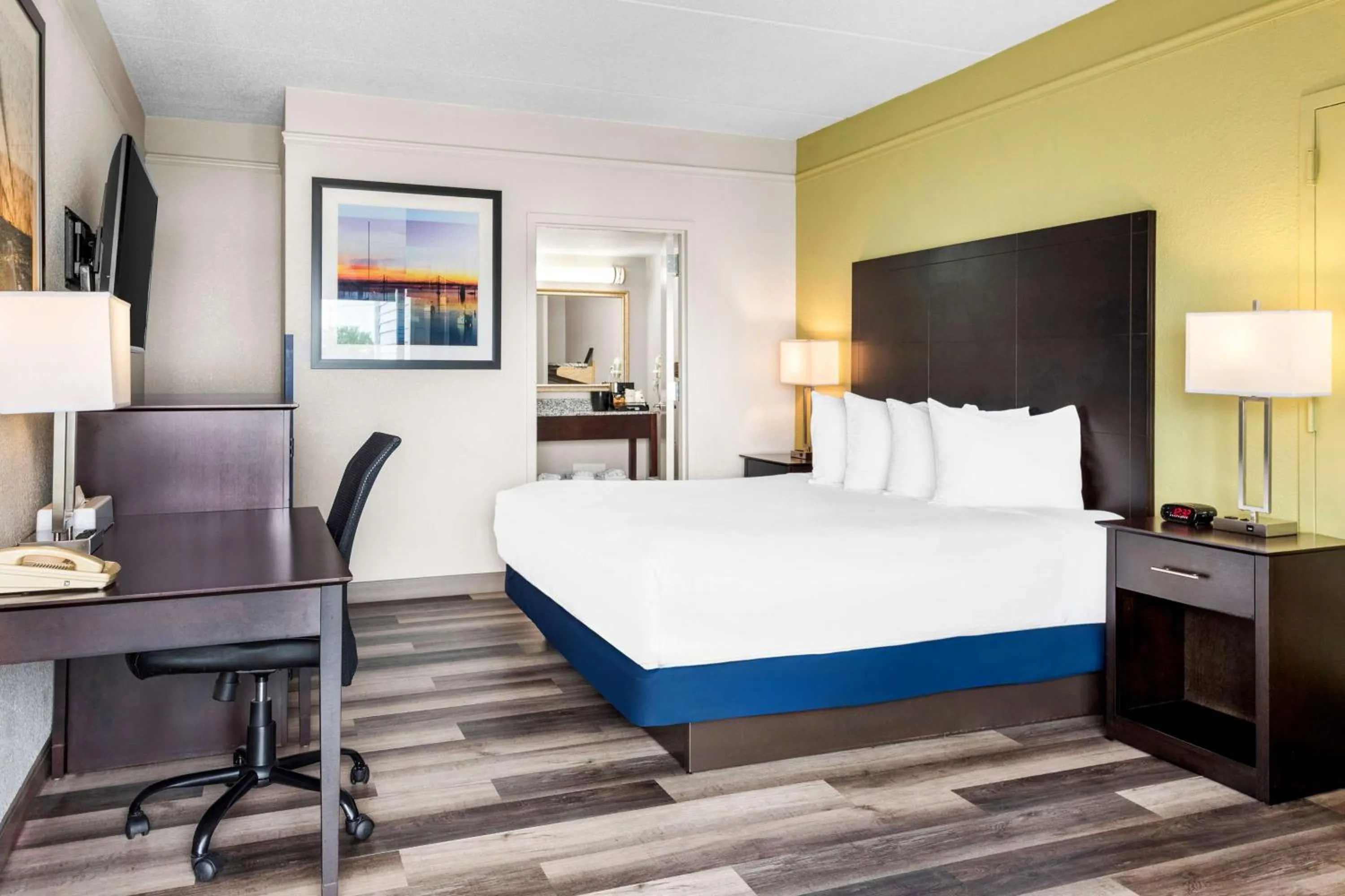 Bedroom, Bed in Best Western Kent Narrows Inn