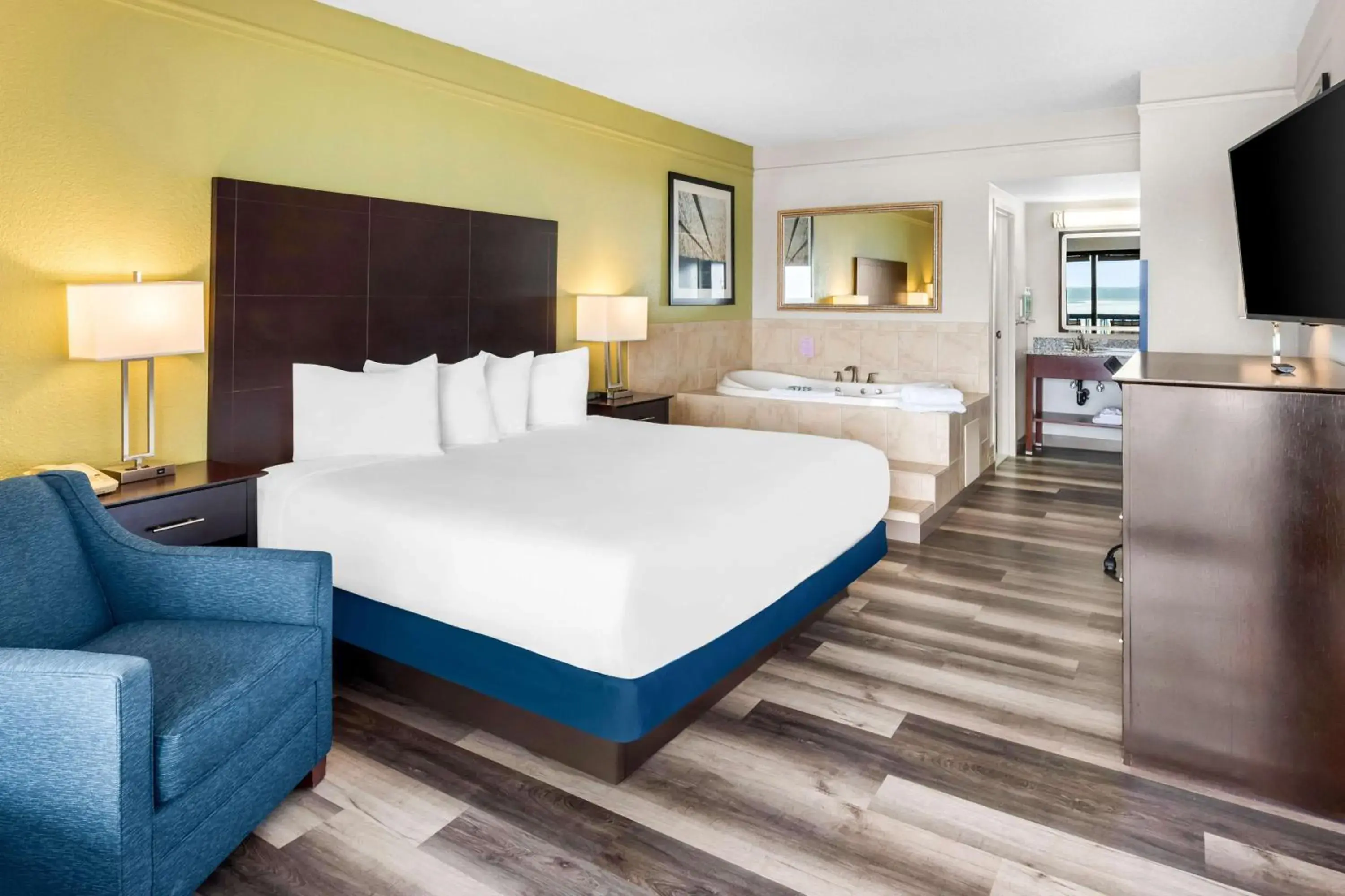 Bedroom, Bed in Best Western Kent Narrows Inn Bedroom, Bed in Best Western Kent Narrows Inn