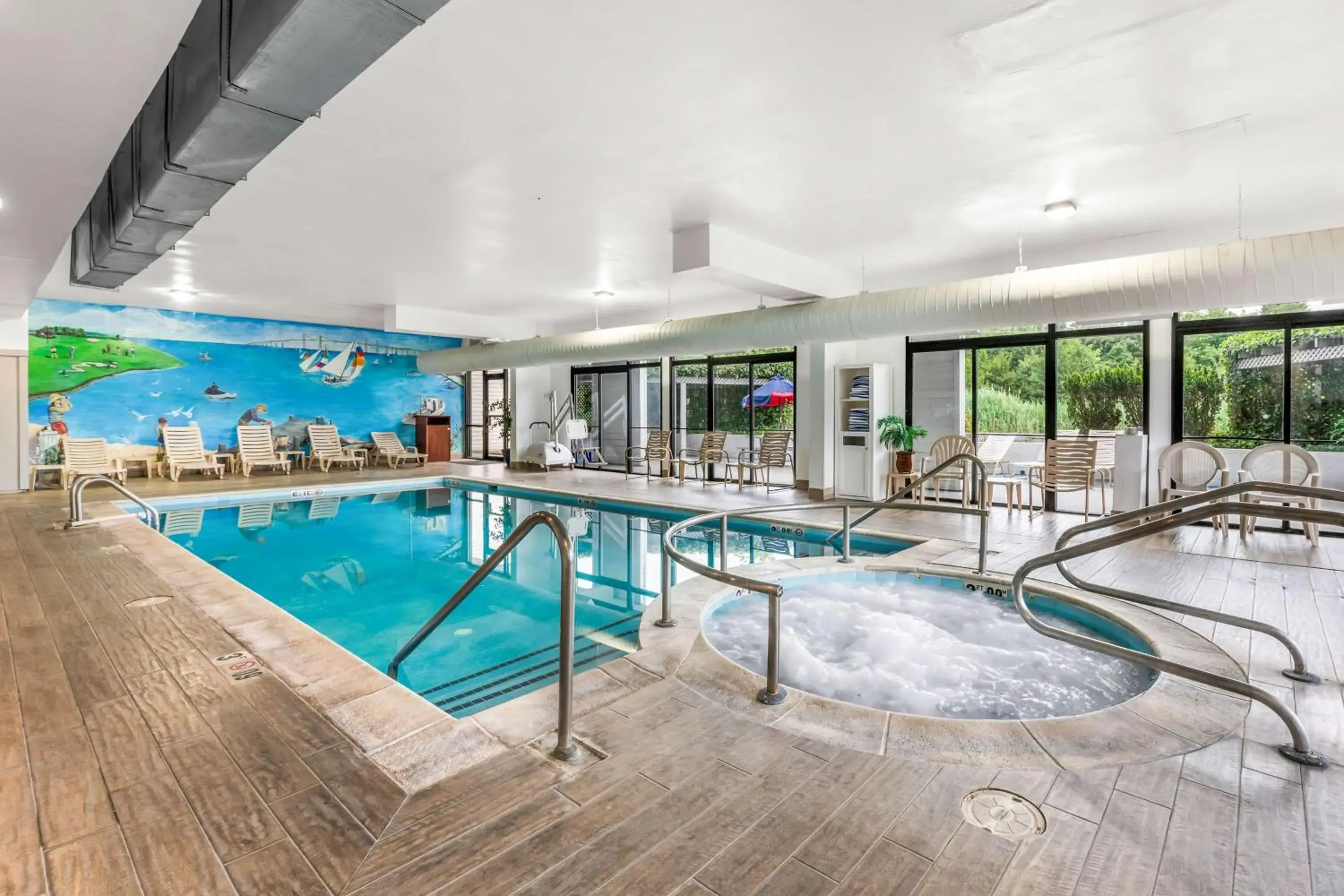 Pool view in Best Western Kent Narrows Inn Pool view in Best Western Kent Narrows Inn