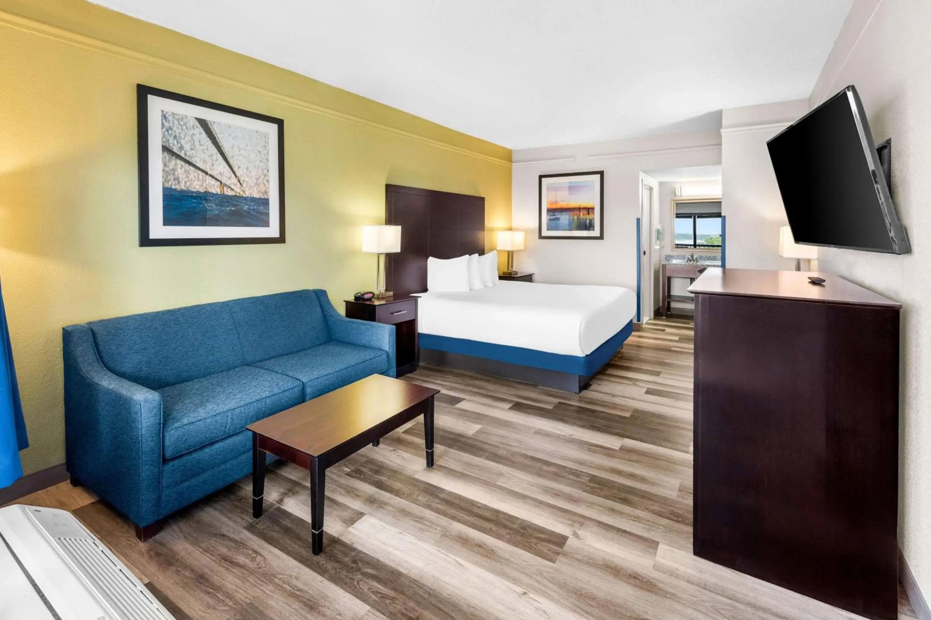 Bedroom, Bed in Best Western Kent Narrows Inn Bedroom, Bed in Best Western Kent Narrows Inn