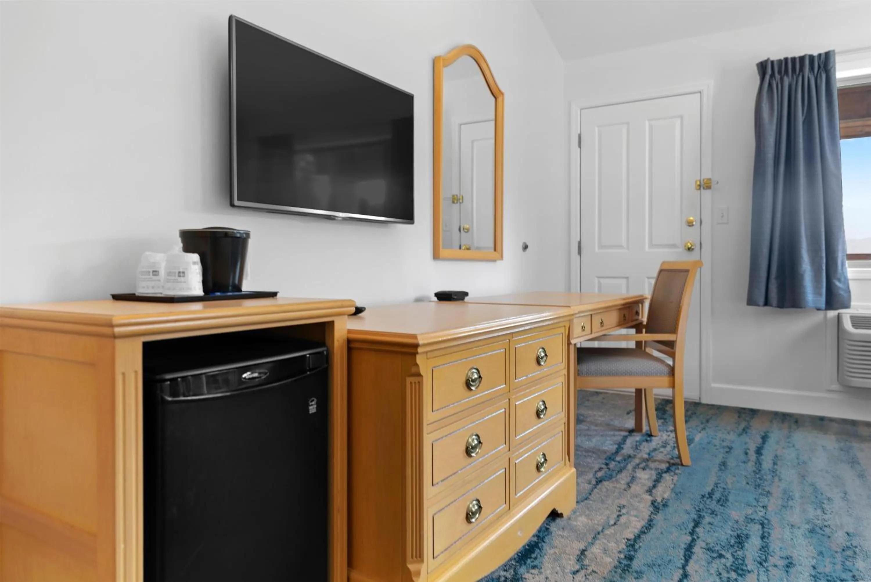Bedroom in Kootenay Lakeview Resort BW Signature Collection