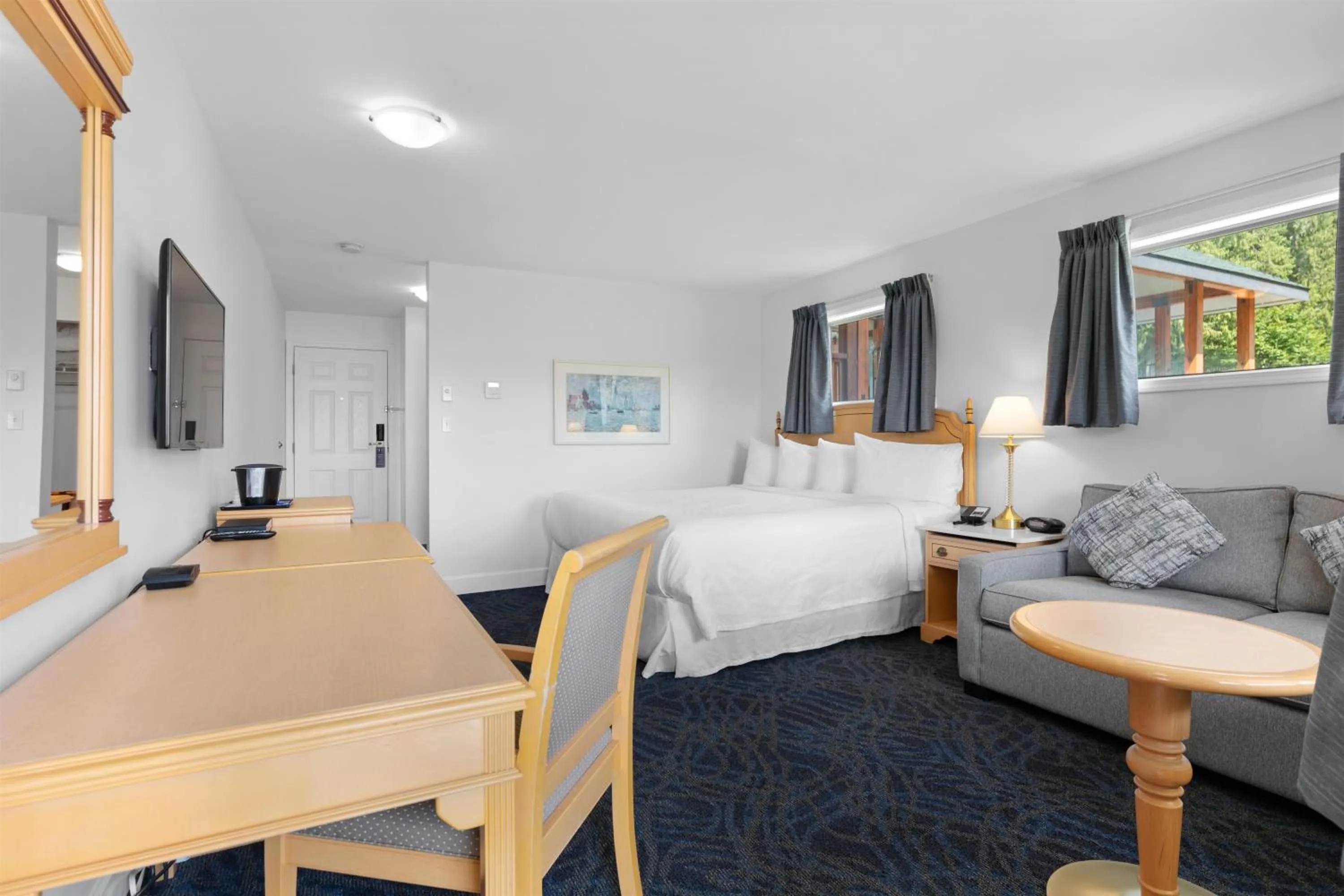 Bedroom, Bed in Kootenay Lakeview Resort BW Signature Collection