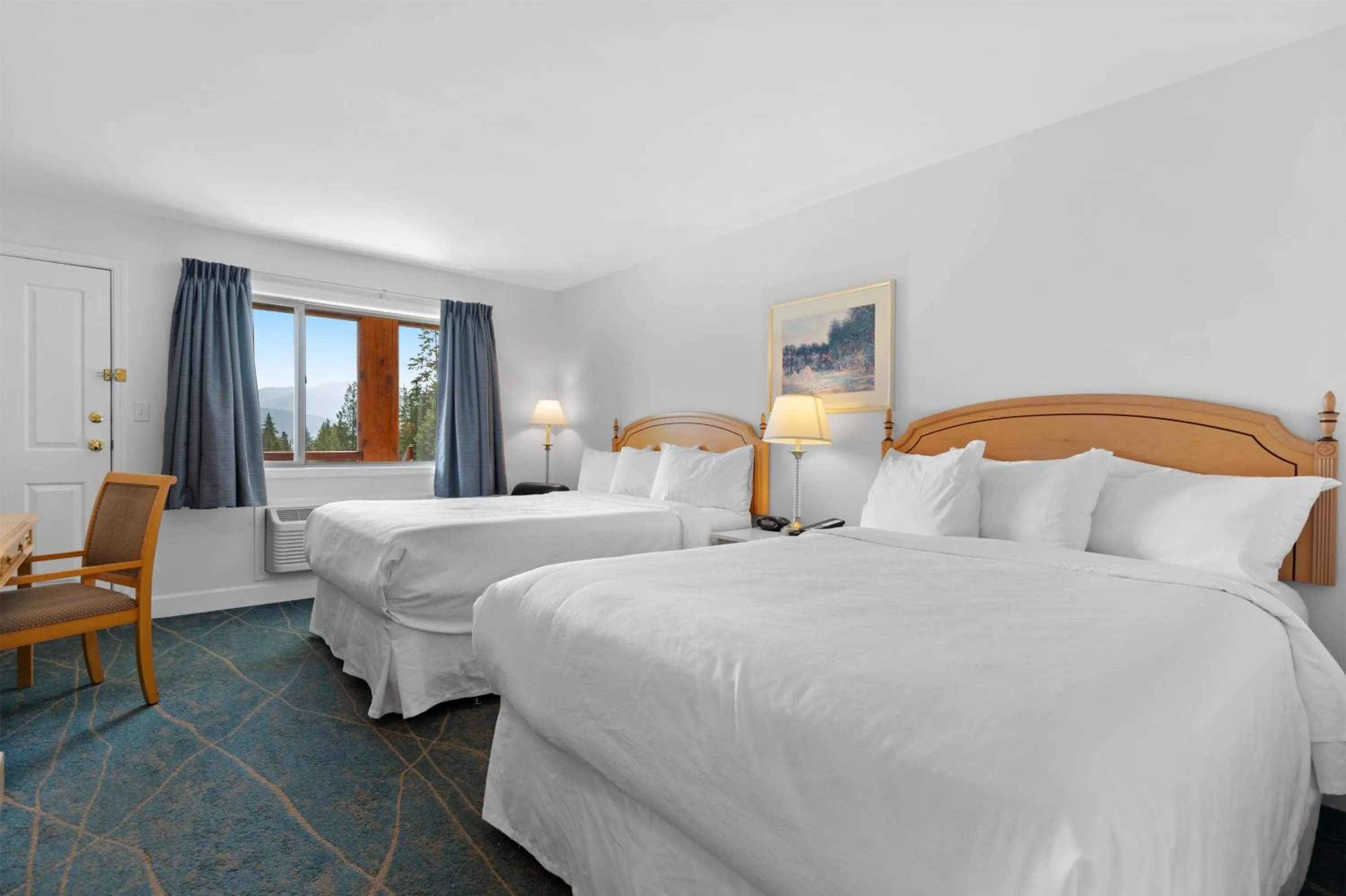 Bedroom, Bed in Kootenay Lakeview Resort BW Signature Collection