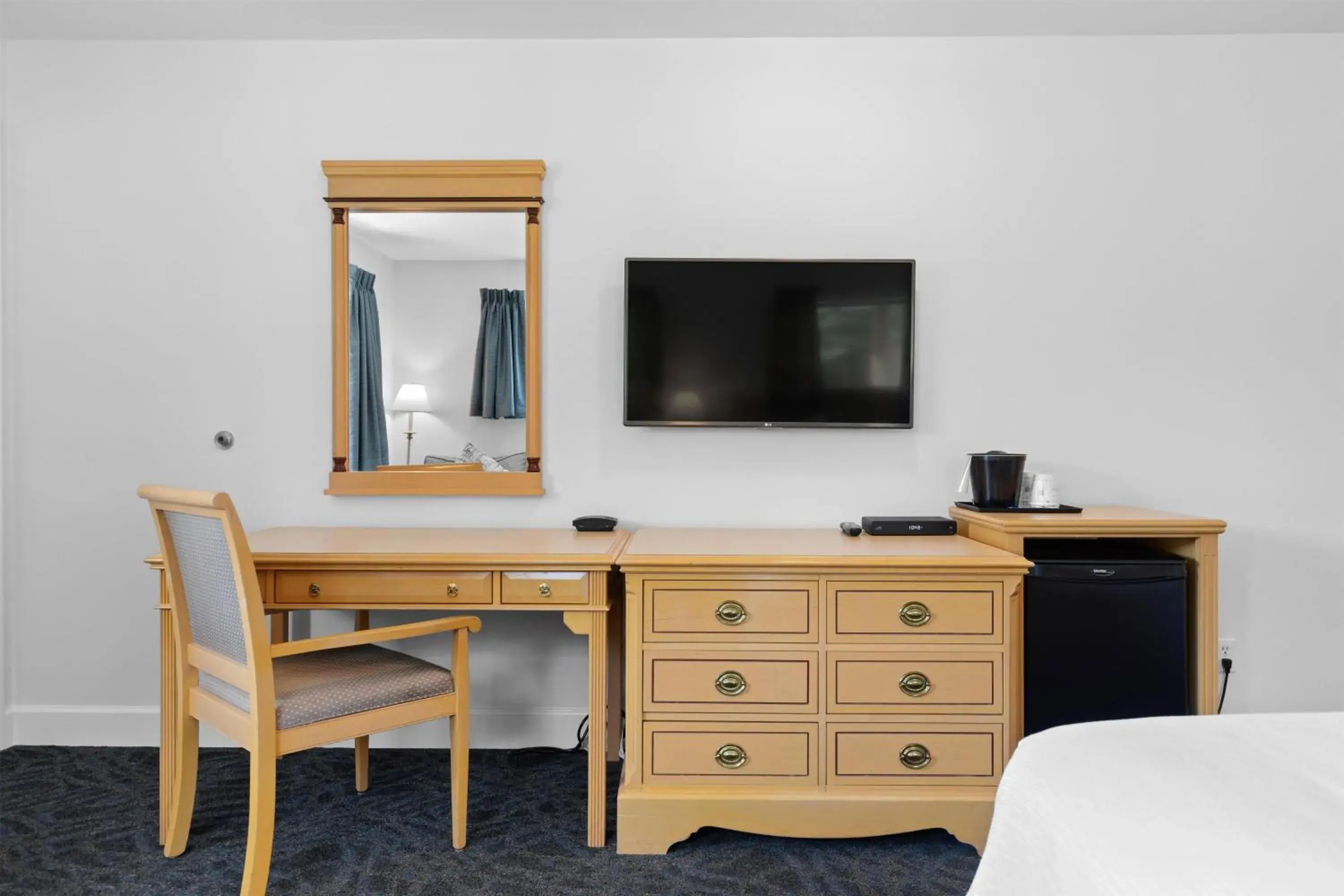 Bedroom in Kootenay Lakeview Resort BW Signature Collection Bedroom in Kootenay Lakeview Resort BW Signature Collection