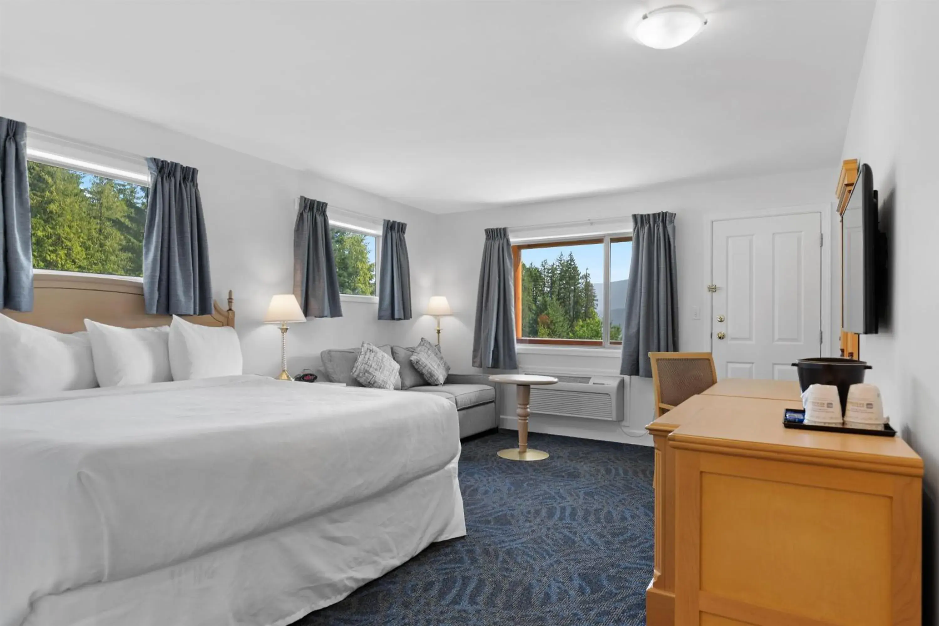 Bedroom, Bed in Kootenay Lakeview Resort BW Signature Collection Bedroom, Bed in Kootenay Lakeview Resort BW Signature Collection