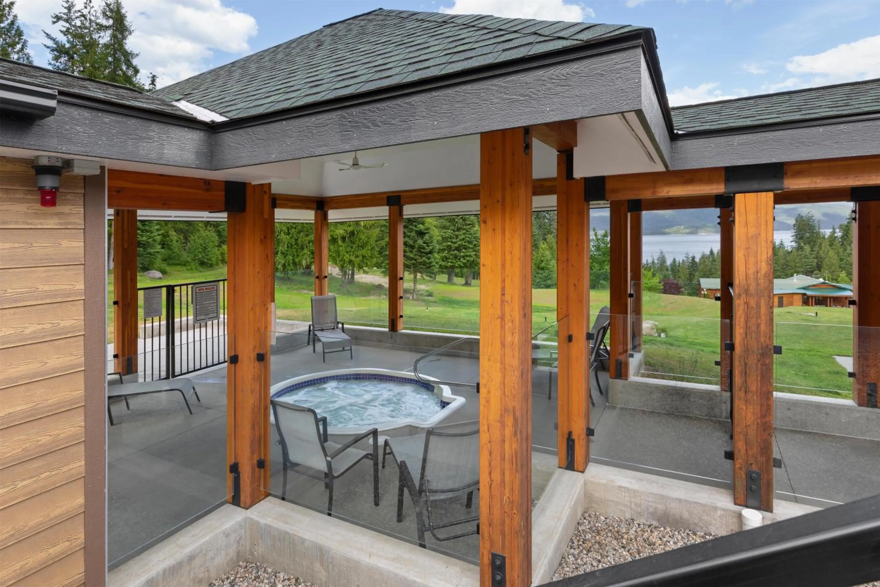 Pool view in Kootenay Lakeview Resort BW Signature Collection