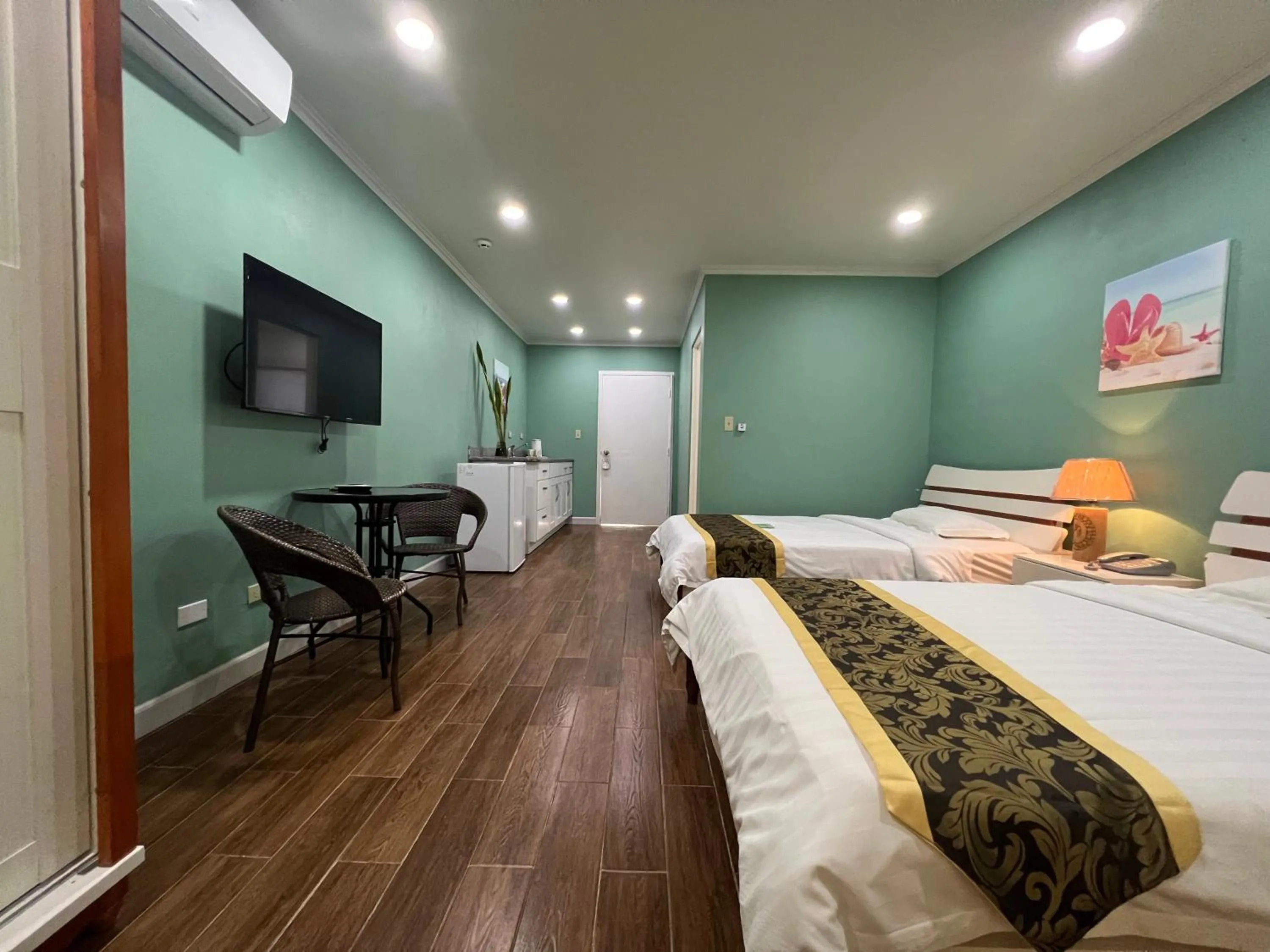 Photo of the whole room, Bed in Beach Garden Hotel