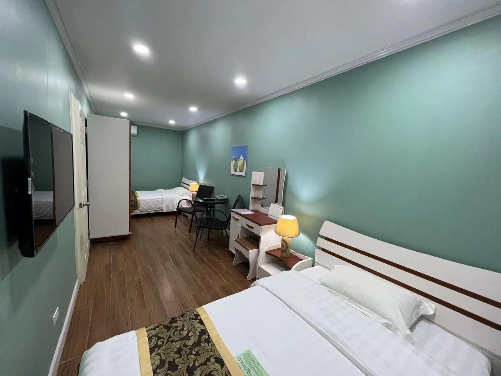 Photo of the whole room, Bed in Beach Garden Hotel