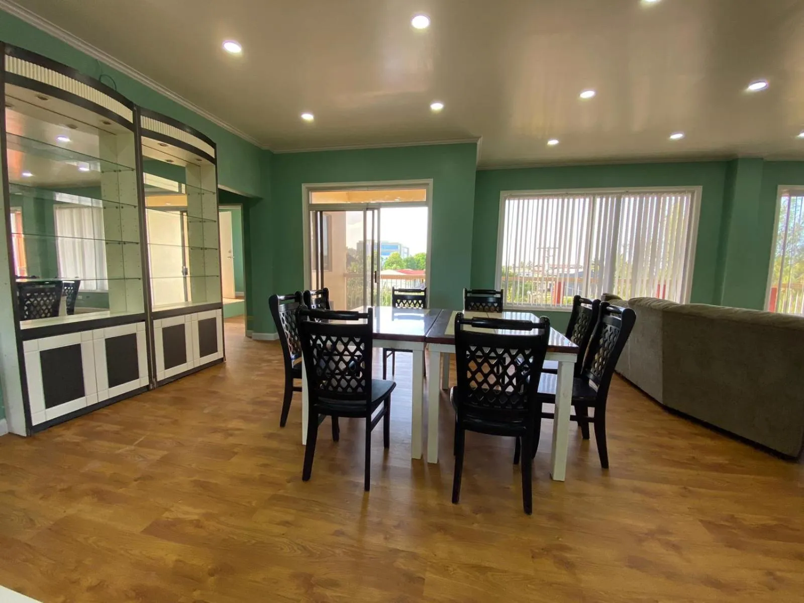 Dining area in Beach Garden Hotel