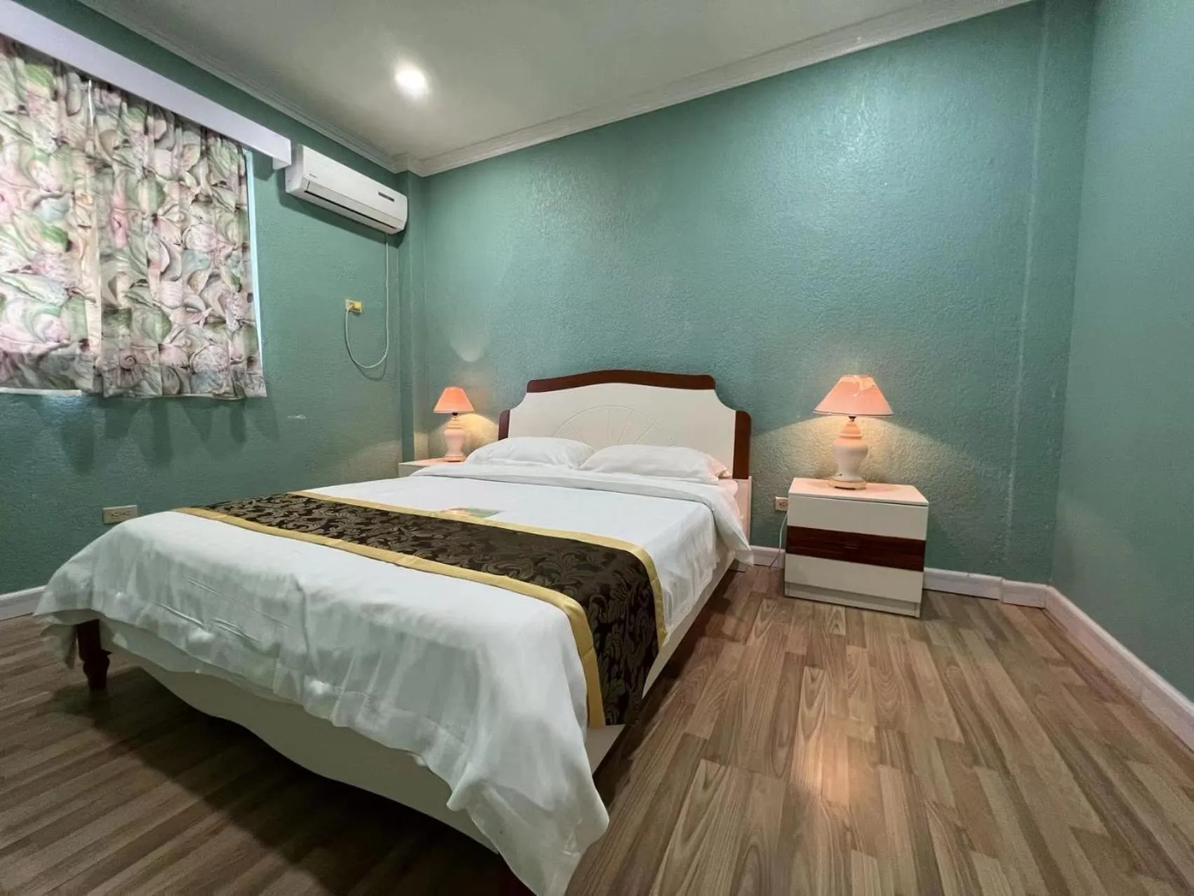 Photo of the whole room, Bed in Beach Garden Hotel