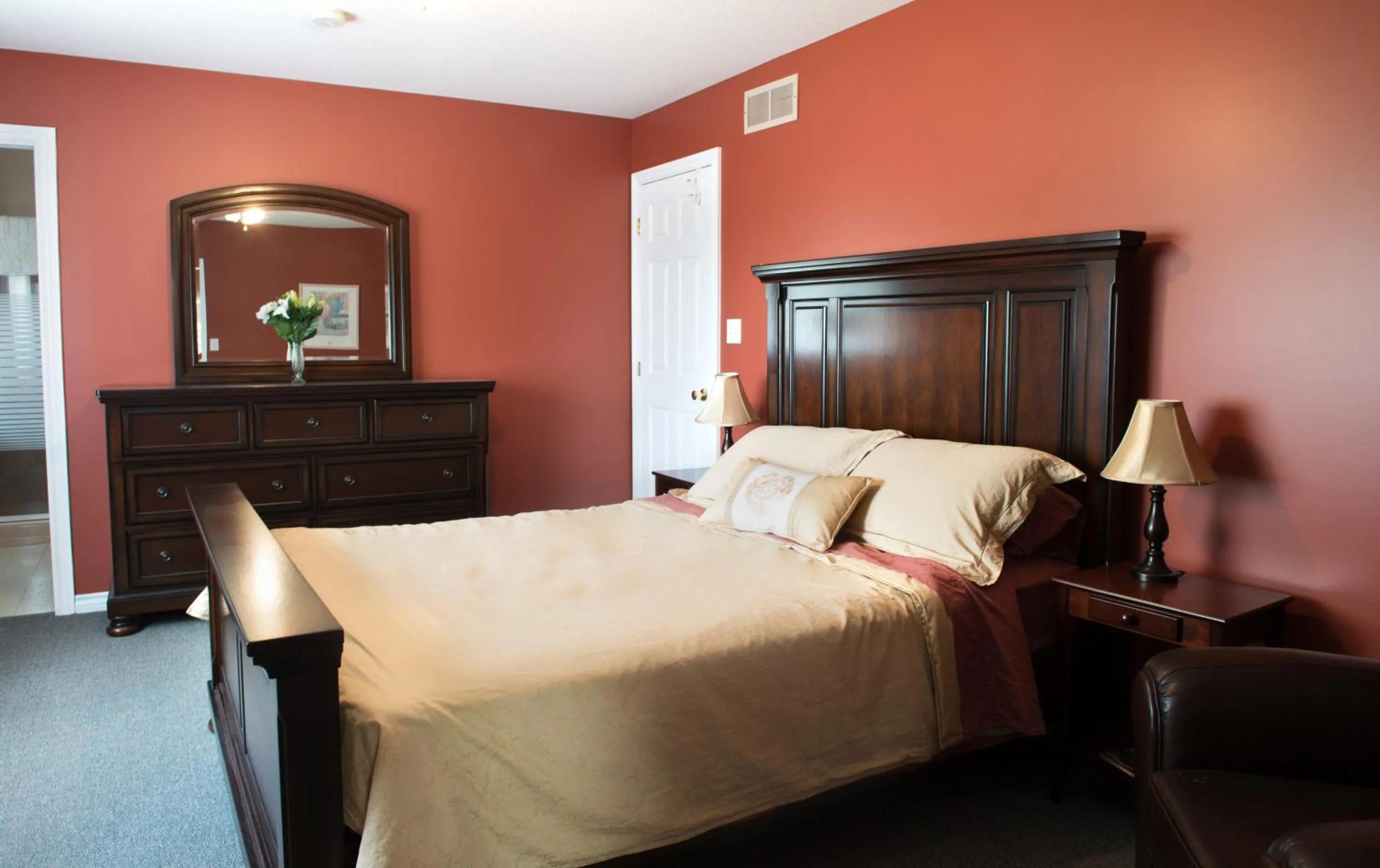 Photo of the whole room, Bed in Silver Star Bed and Breakfast