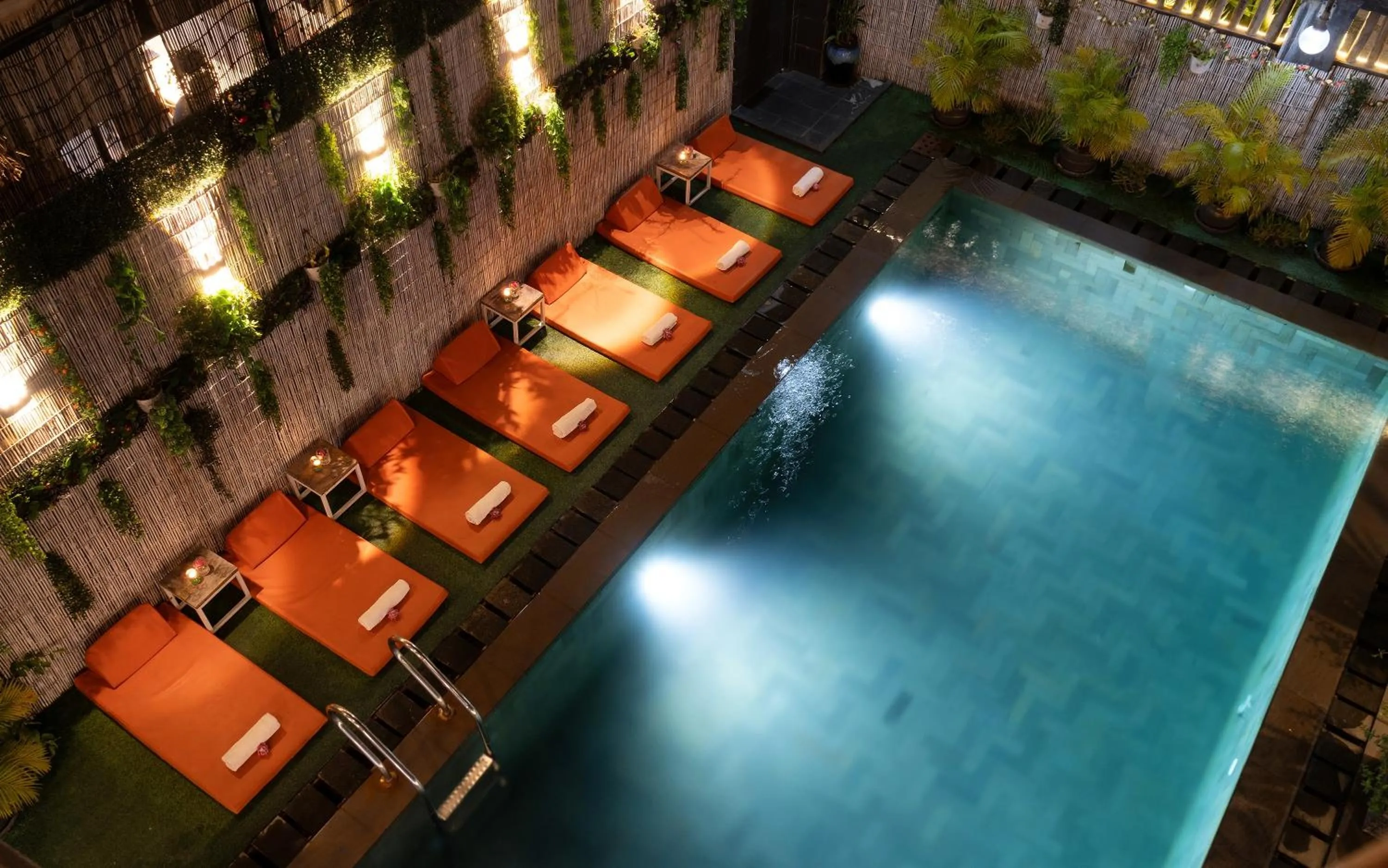 Night in Siem Reap Center Hotel