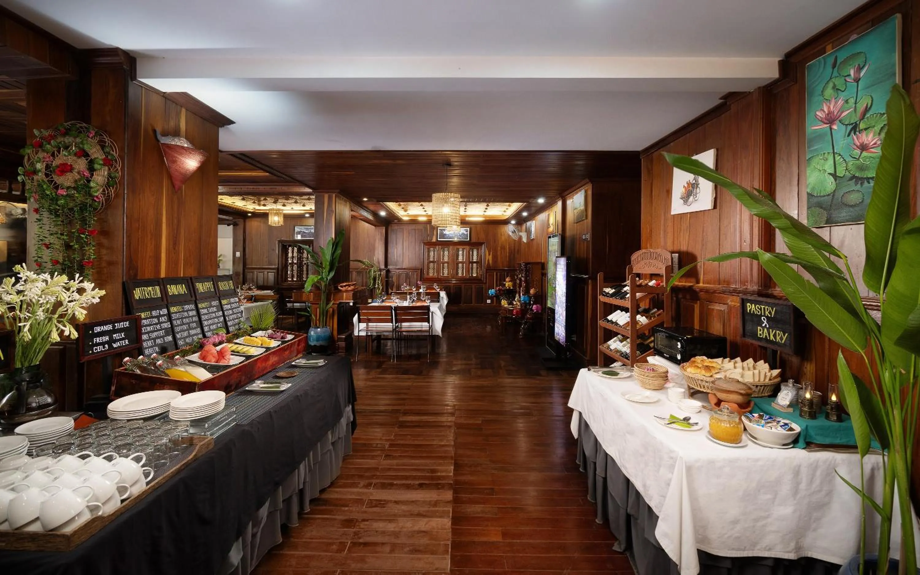 Restaurant/places to eat in Siem Reap Center Hotel