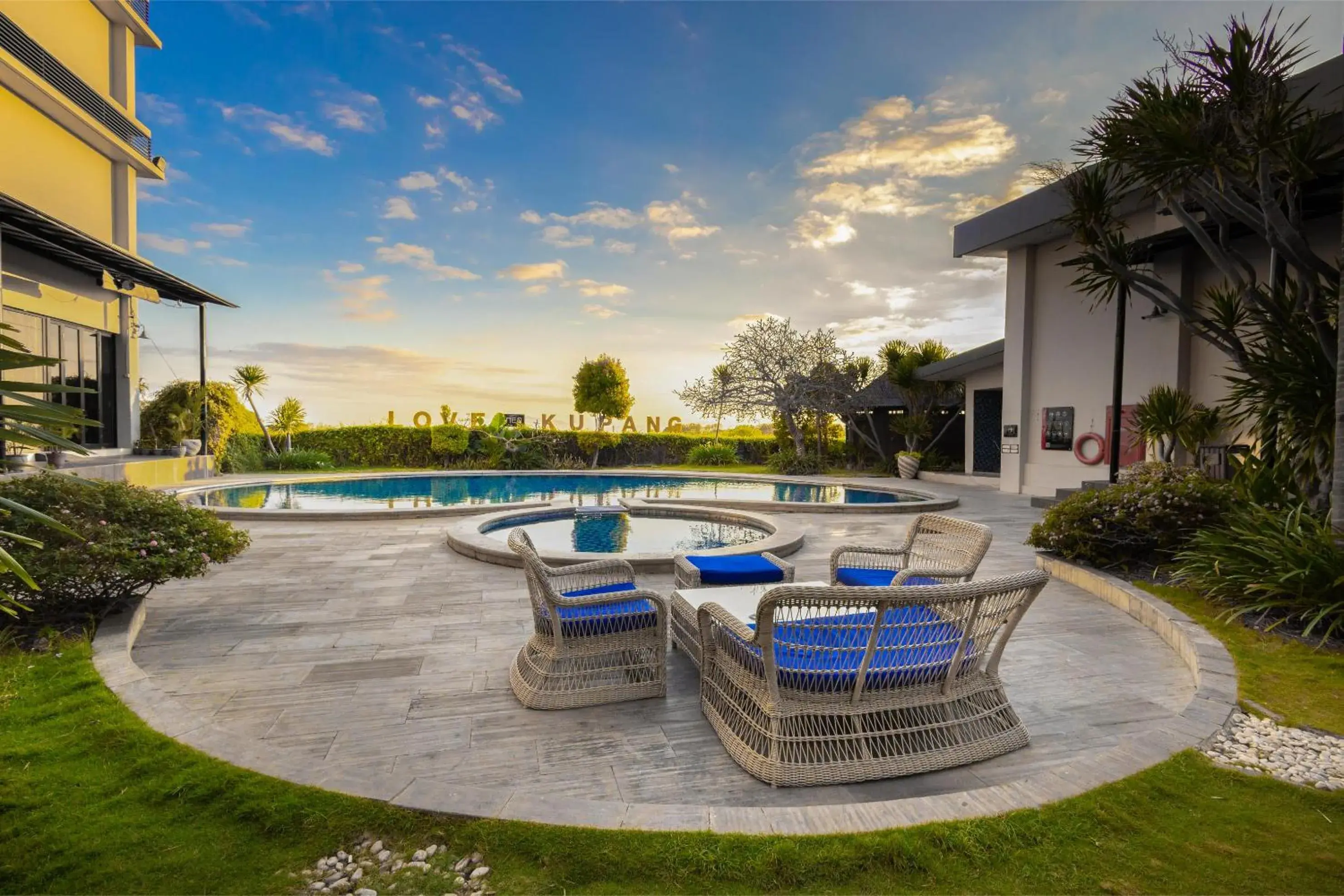 Swimming pool in Neo Eltari Kupang by ASTON Swimming pool in Neo Eltari Kupang by ASTON